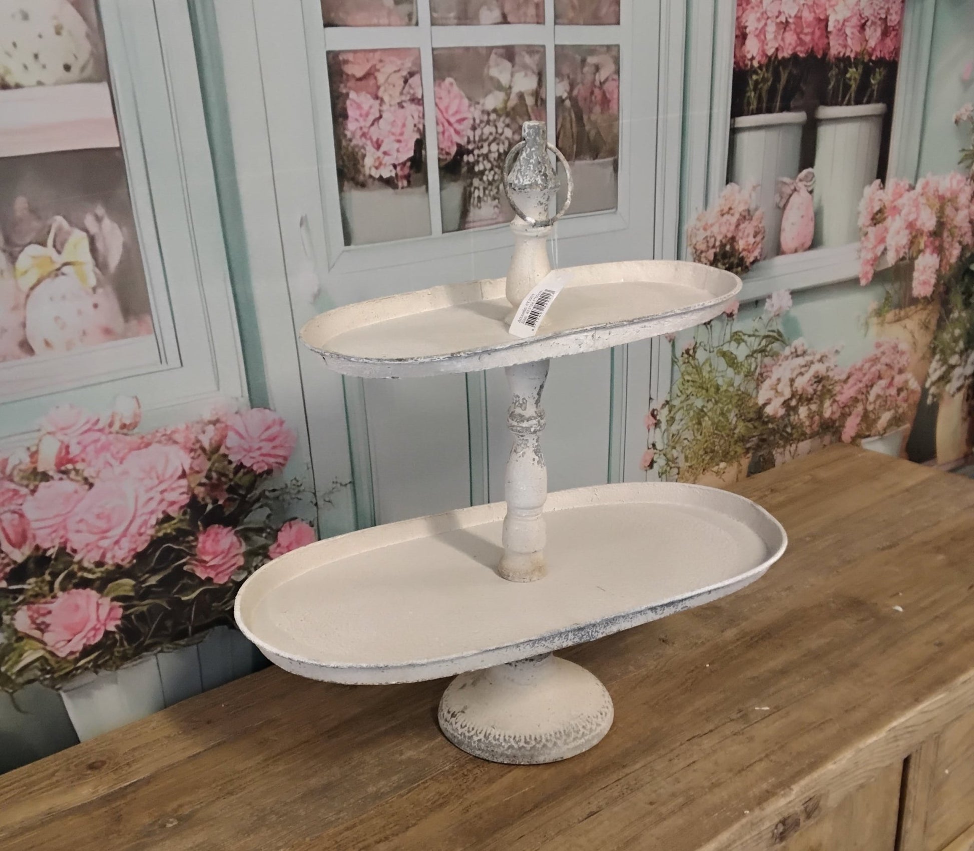 Etagere aus Metall, oval zweistöckig in Grau-Weiß, dekorativ im Shabby Chic Stil {{ Shabby Chic und Landhaus Deko }} {{ www.Stein-Alt.de }}