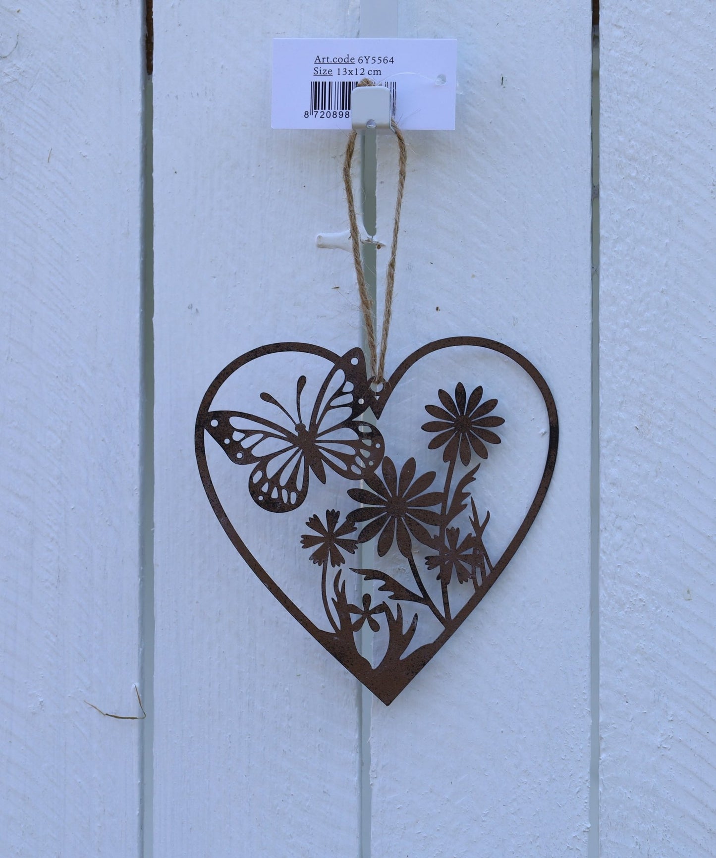 Fensterschmuck: Herz-Anhänger Edelrost mit Schmetterling und Blumen - Deko Landhausstil {{ Shabby Chic und Landhaus Deko }} {{ www.Stein-Alt.de }}