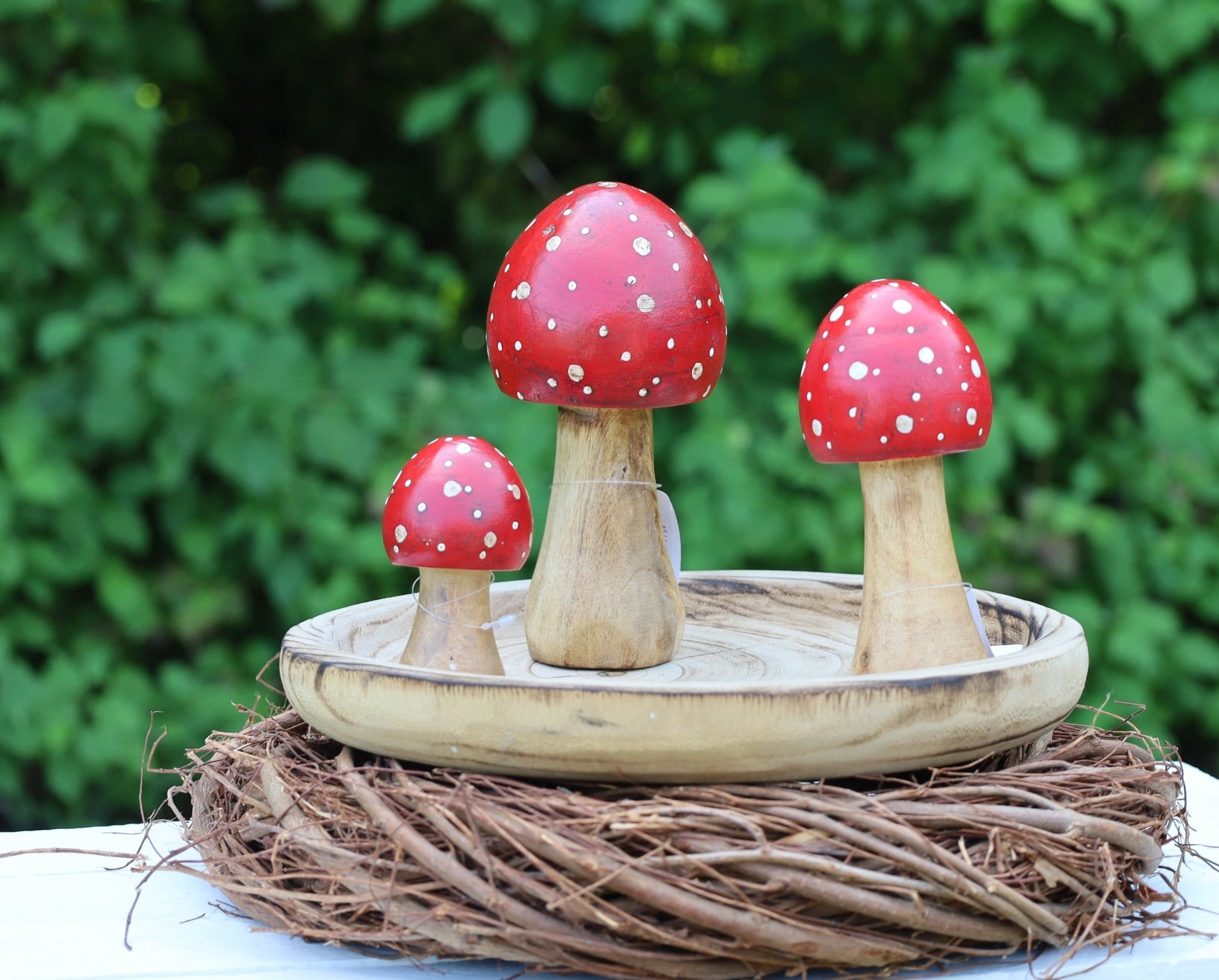 Fliegenpilz Deko aus Holz – Herbstliche Dekoration Rot-Weiß {{ Shabby Chic und Landhaus Deko }} {{ www.Stein-Alt.de }}
