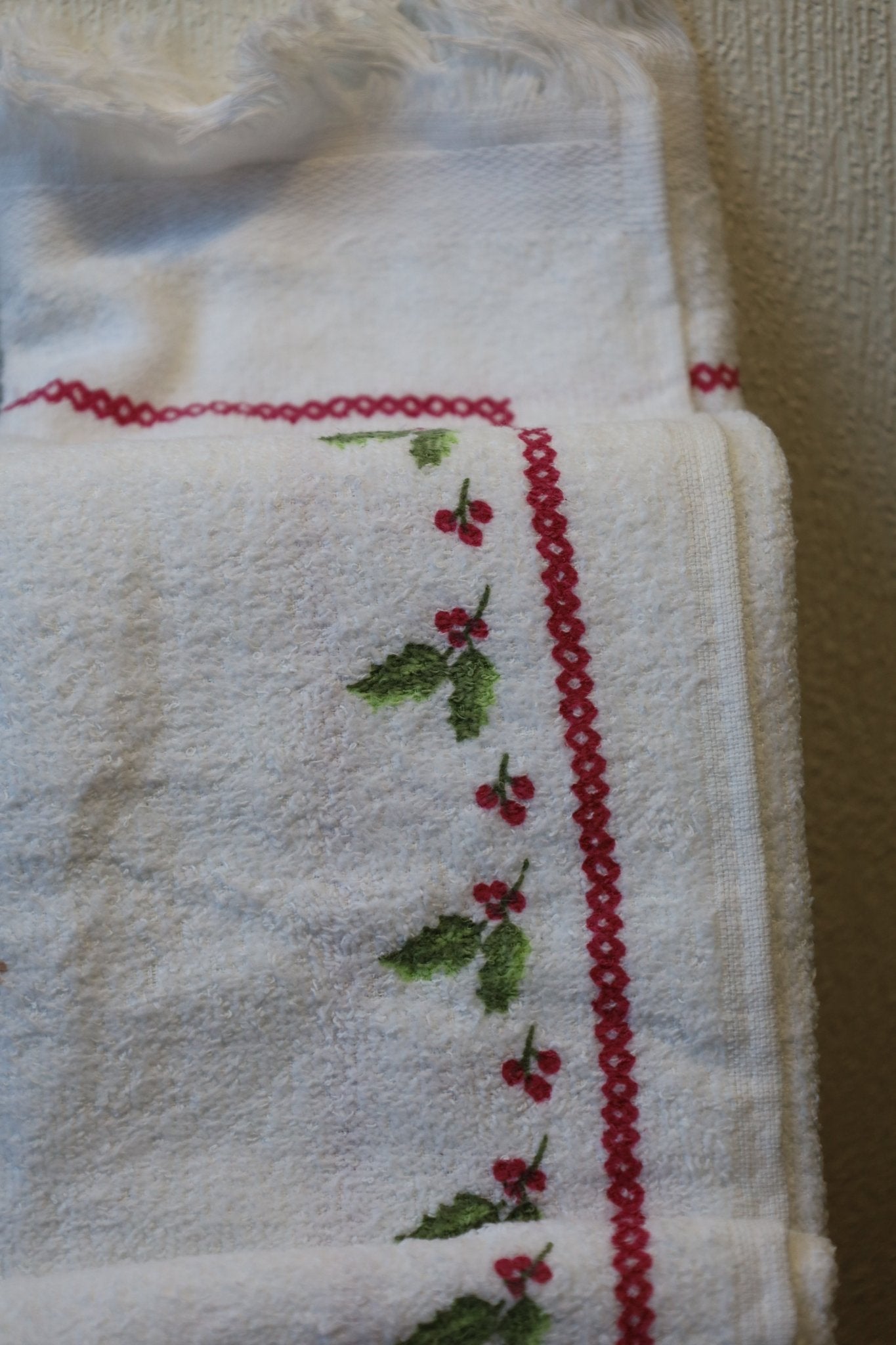 Gästehandtuch Landhausstil mit Hirschmotiv Winter - Clayre & Eef {{ Shabby Chic und Landhaus Deko }} {{ www.Stein-Alt.de }}