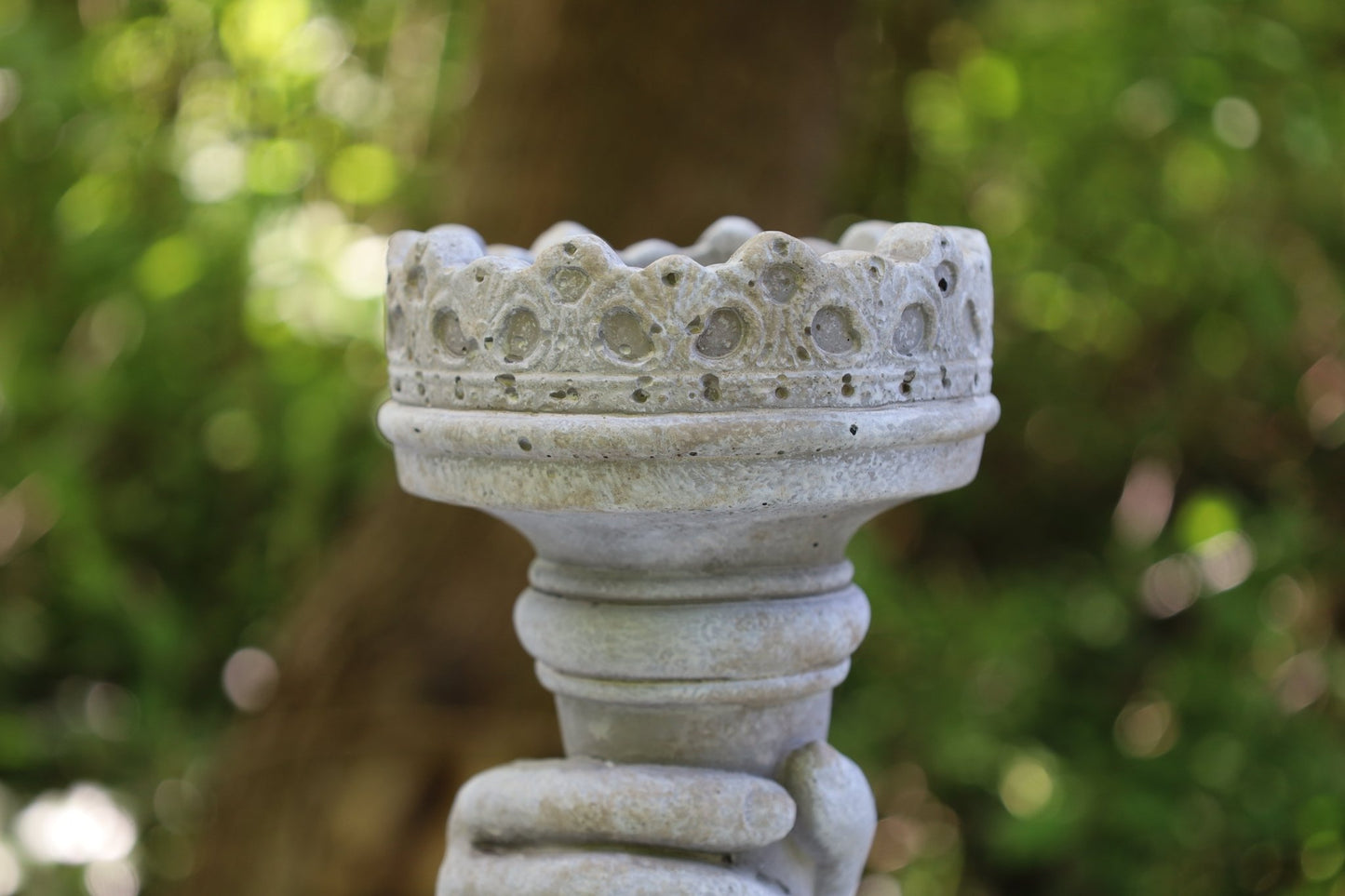 Garten-Deko in Grau, im Landhausstil aus Steinguss, Fackel mit Kerzenhalter {{ Shabby Chic und Landhaus Deko }} {{ www.Stein-Alt.de }}