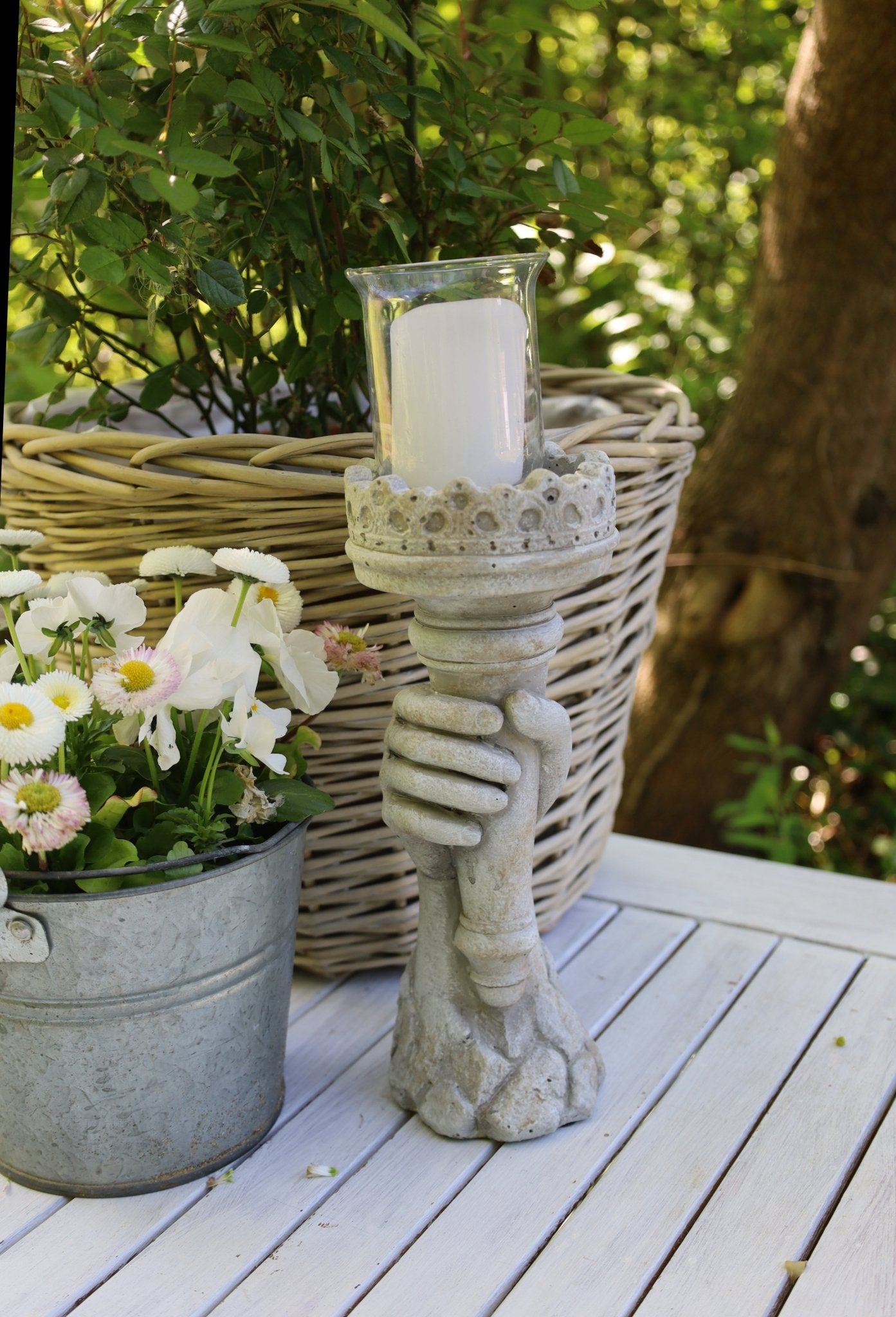 Garten-Deko in Grau, im Landhausstil aus Steinguss, Fackel mit Kerzenhalter {{ Shabby Chic und Landhaus Deko }} {{ www.Stein-Alt.de }}