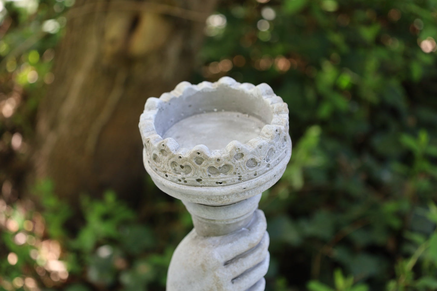 Garten-Deko in Grau, im Landhausstil aus Steinguss, Fackel mit Kerzenhalter {{ Shabby Chic und Landhaus Deko }} {{ www.Stein-Alt.de }}