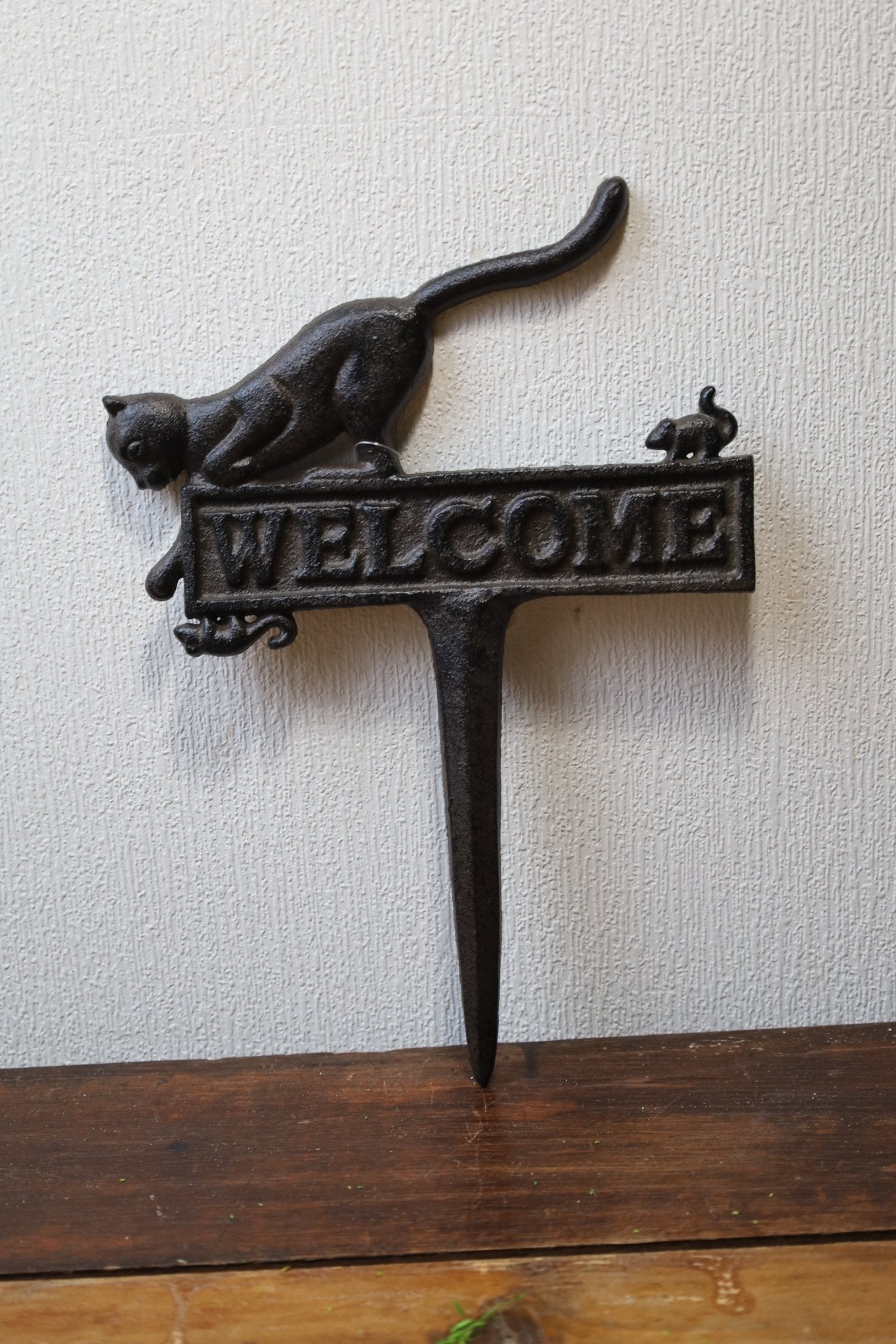 Gartenstecker Willkommen Katze & Maus - Gusseisen Gartendeko Landhaus {{ Shabby Chic und Landhaus Deko }} {{ www.Stein-Alt.de }}