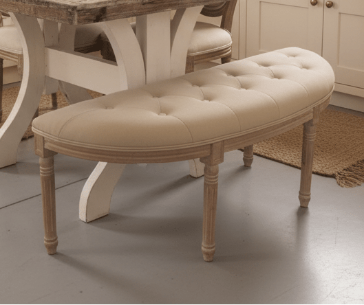 Gepolsterte Sitzbank: Filigran aus Holz in Beige-Braun {{ Shabby Chic und Landhaus Deko }} {{ www.Stein-Alt.de }}