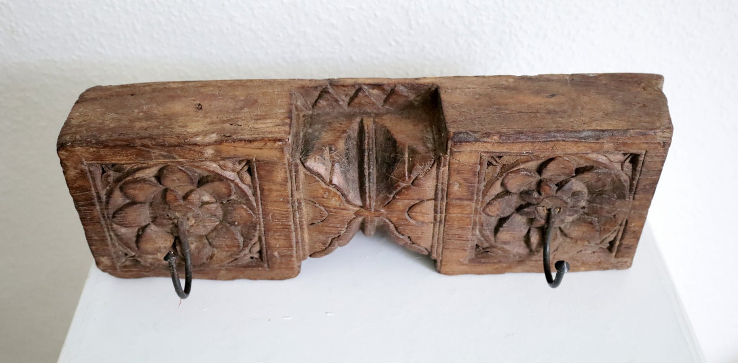 Hakenleiste aus Altholz - Upcycling Wandhaken im Landhausstil 2 {{ Shabby Chic und Landhaus Deko }} {{ www.Stein-Alt.de }}