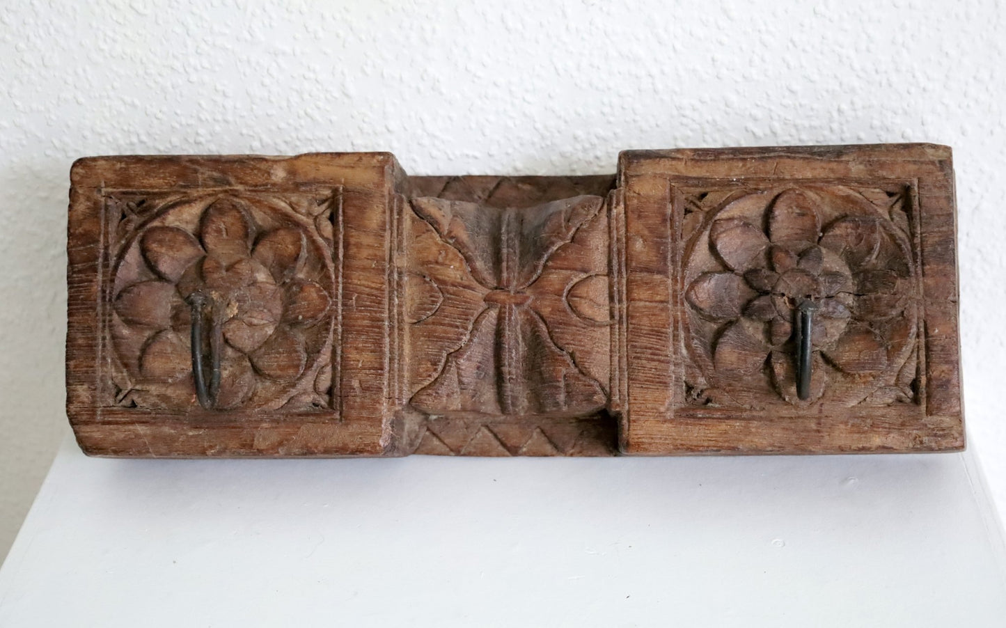 Hakenleiste aus Altholz - Upcycling Wandhaken im Landhausstil {{ Shabby Chic und Landhaus Deko }} {{ www.Stein-Alt.de }}