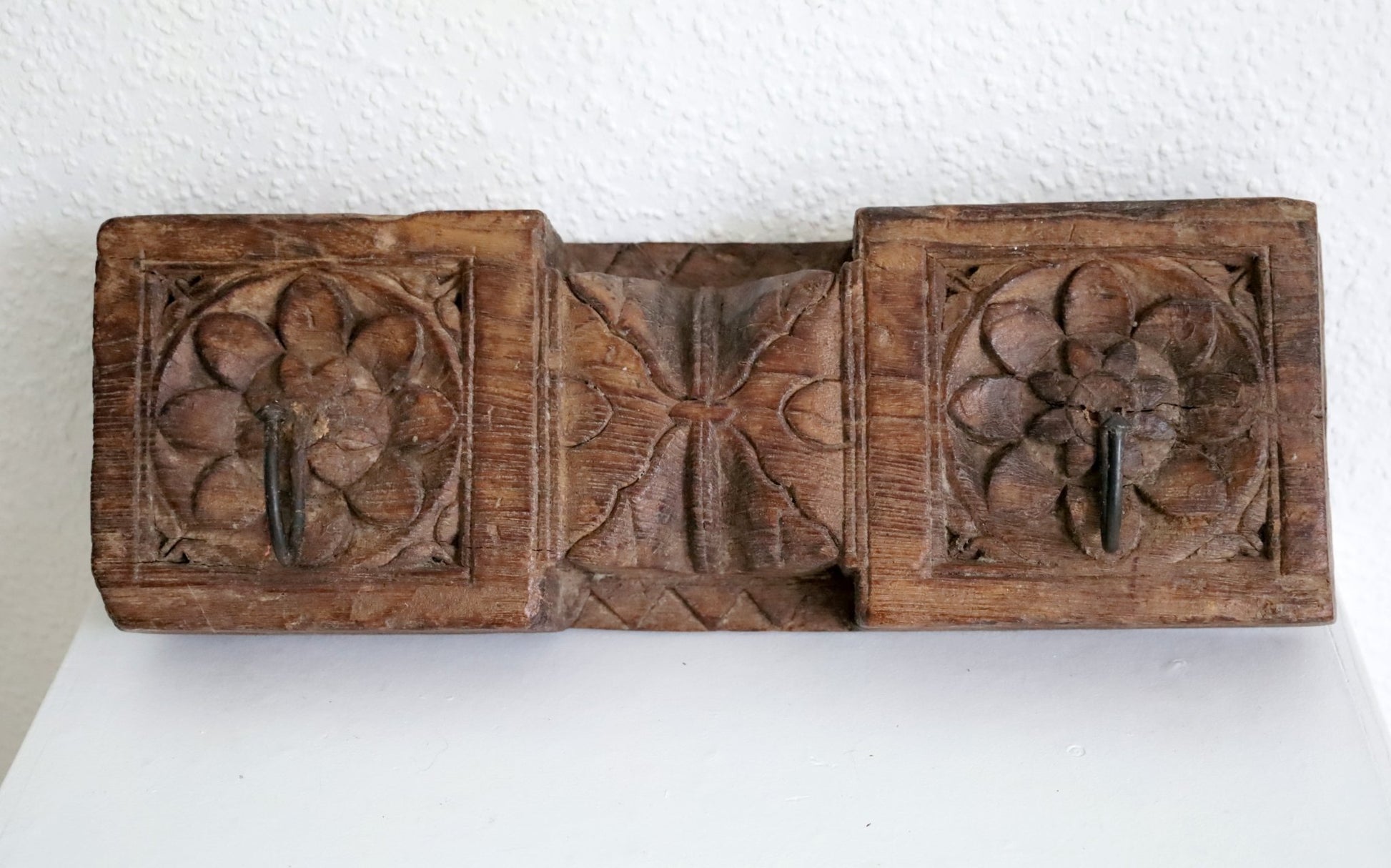 Hakenleiste aus Altholz - Upcycling Wandhaken im Landhausstil {{ Shabby Chic und Landhaus Deko }} {{ www.Stein-Alt.de }}