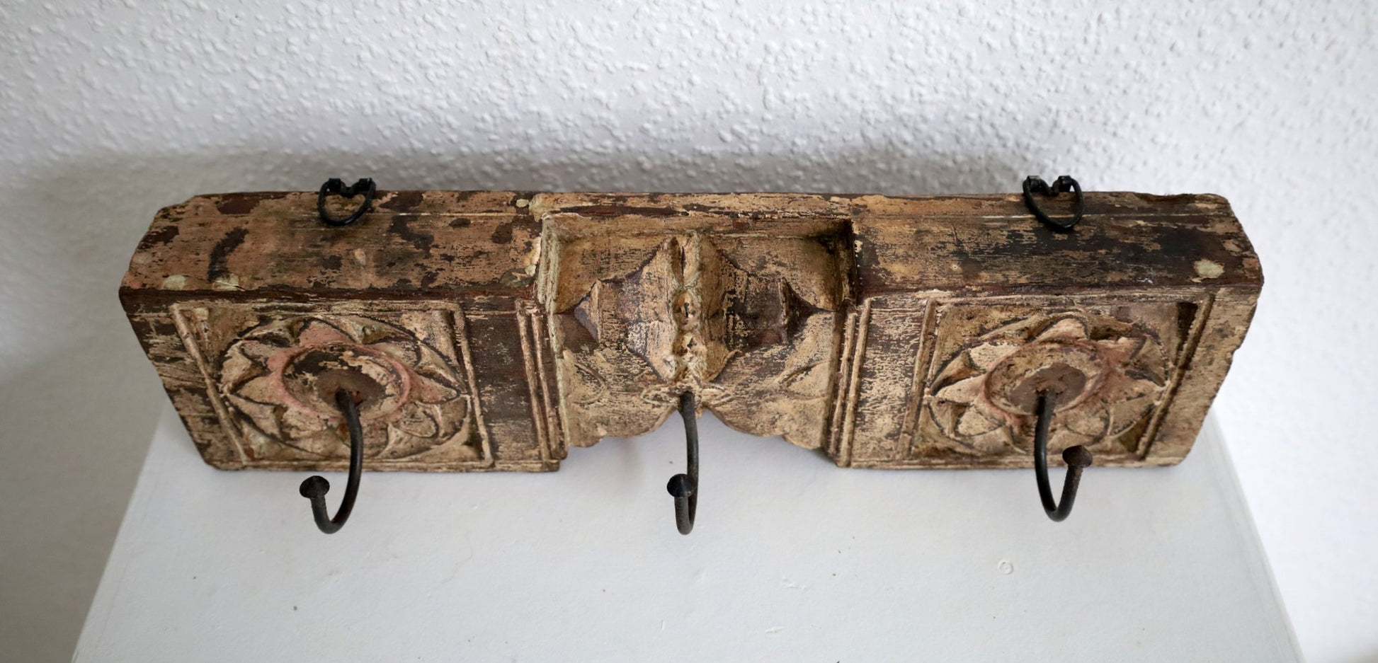 Hakenleiste aus Altholz - Upcycling Wandhaken im Landhausstil 3 {{ Shabby Chic und Landhaus Deko }} {{ www.Stein-Alt.de }}