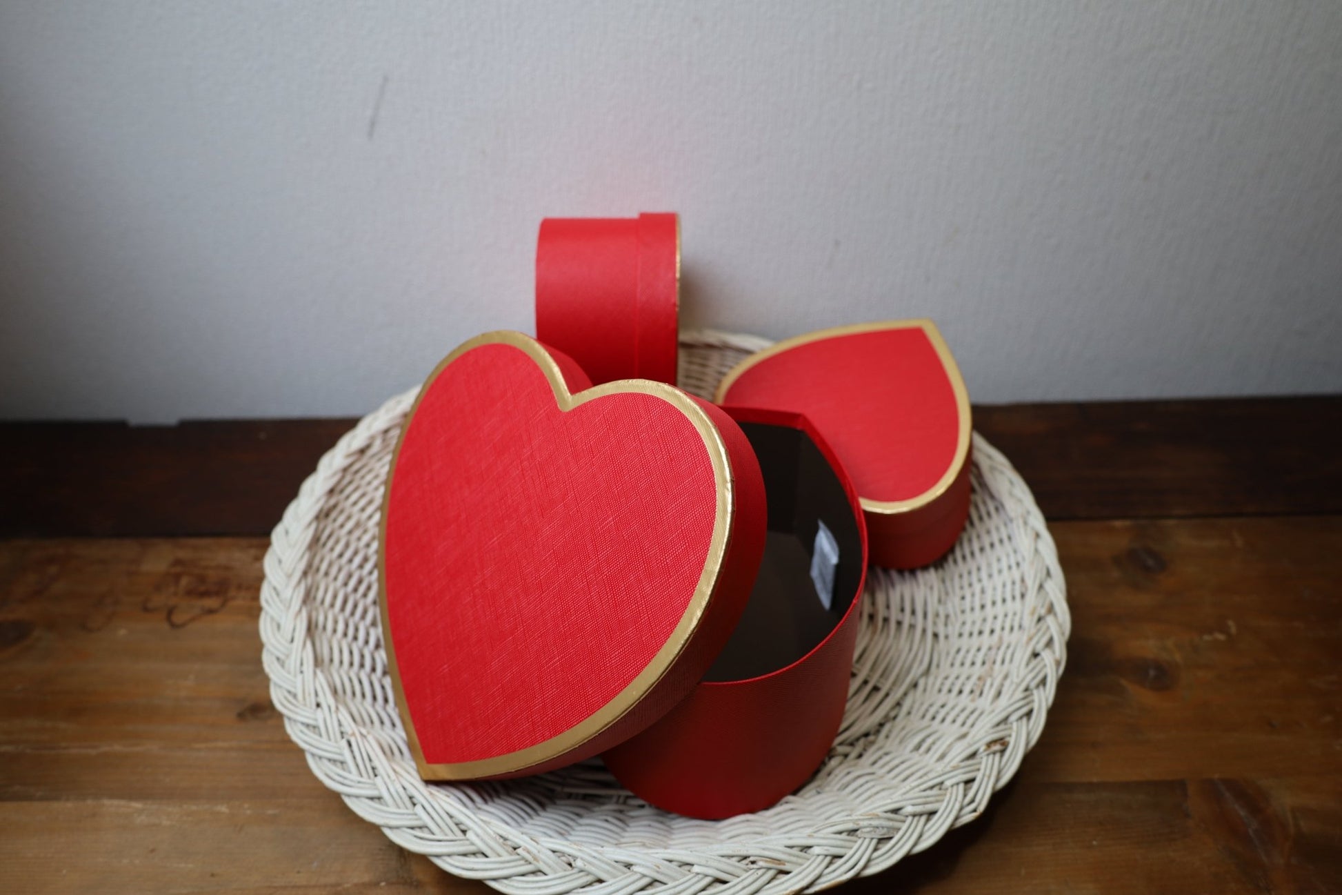 Herzgeschenkbox 3er Set Rot - Romantische Aufbewahrungsbox Karton | Clayre & Eef {{ Shabby Chic und Landhaus Deko }} {{ www.Stein-Alt.de }}