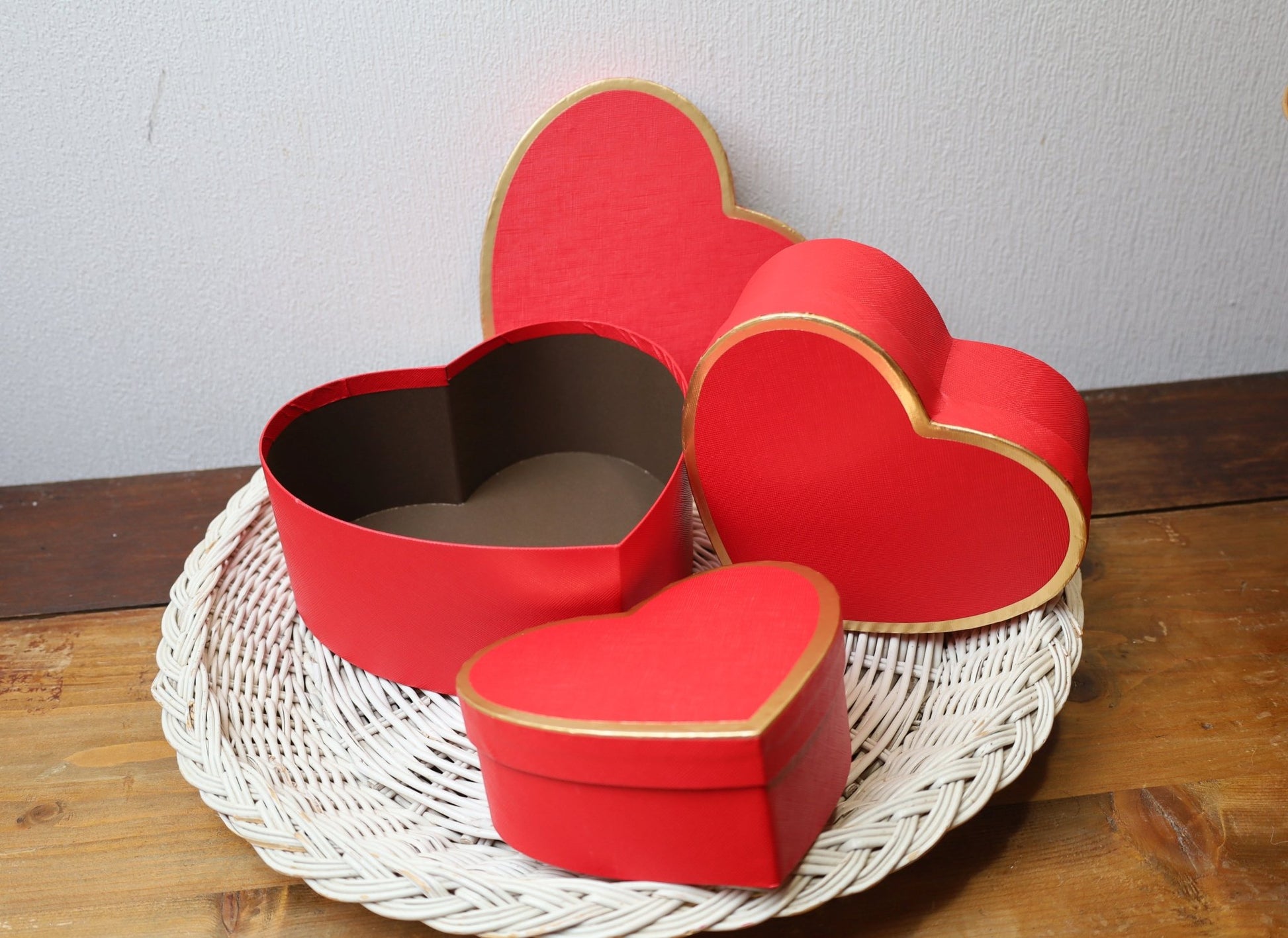 Herzgeschenkbox 3er Set Rot - Romantische Aufbewahrungsbox Karton | Clayre & Eef {{ Shabby Chic und Landhaus Deko }} {{ www.Stein-Alt.de }}