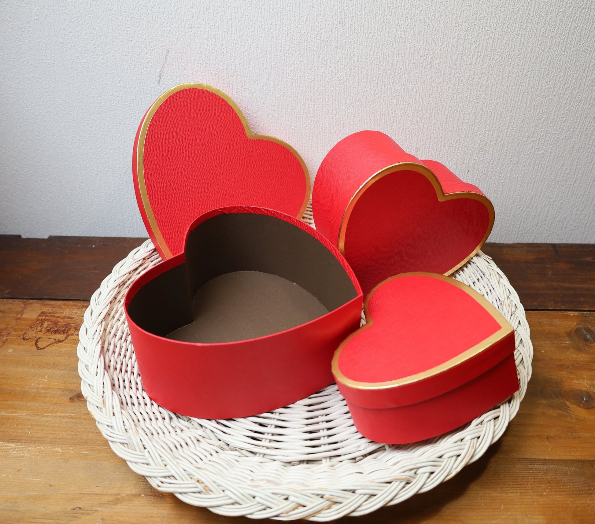 Herzgeschenkbox 3er Set Rot - Romantische Aufbewahrungsbox Karton | Clayre & Eef {{ Shabby Chic und Landhaus Deko }} {{ www.Stein-Alt.de }}