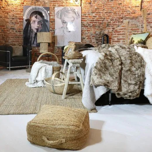 Sitzkissen / Bodenkissen aus Jute im Boho-Stil