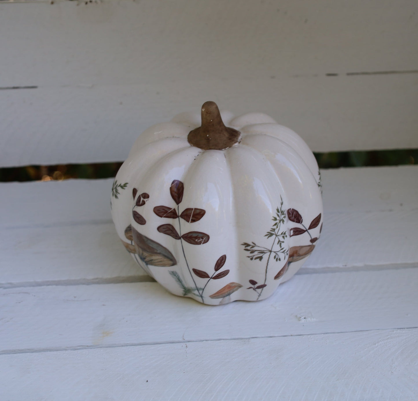 Keramik-Kürbis mit Pilz-Motiv – Herbstdeko Beige-Braun im Landhausstil {{ Shabby Chic und Landhaus Deko }} {{ www.Stein-Alt.de }}