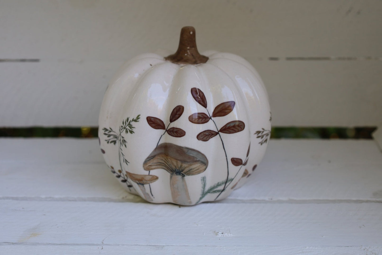 Keramik-Kürbis mit Pilz-Motiv – Herbstdeko Beige-Braun im Landhausstil Klein {{ Shabby Chic und Landhaus Deko }} {{ www.Stein-Alt.de }}