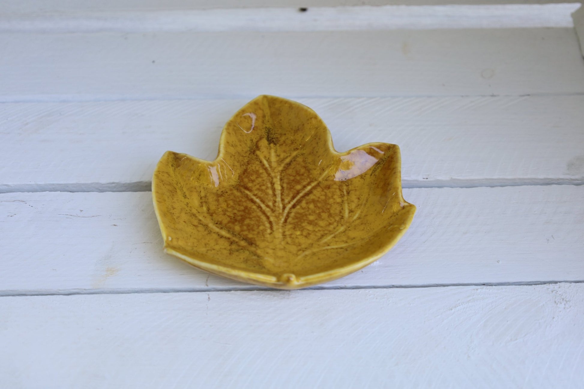 Keramik Schale Blattform Gelb 14x13 cm - Herbst Dekoration {{ Shabby Chic und Landhaus Deko }} {{ www.Stein-Alt.de }}