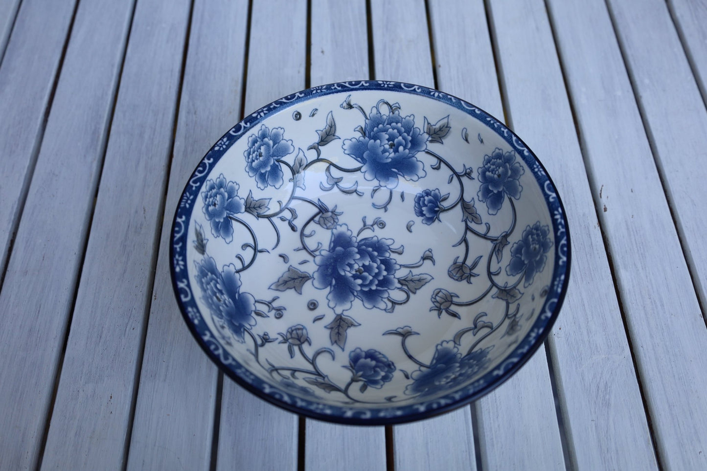Keramik-Schale Weiß-Blau mit Blumenmuster - Obstschale Landhausstil Ø 19 cm {{ Shabby Chic und Landhaus Deko }} {{ www.Stein-Alt.de }}