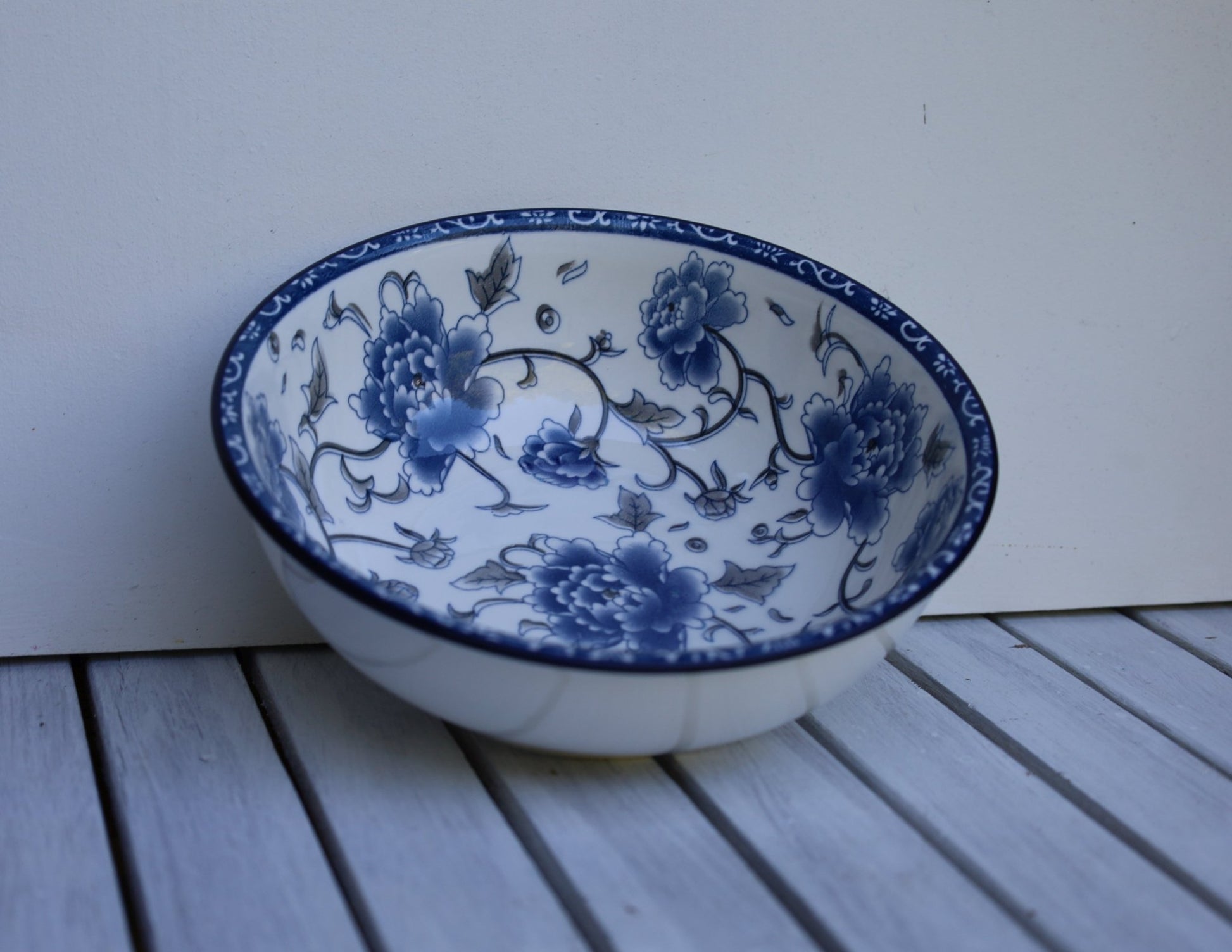 Keramik-Schale Weiß-Blau mit Blumenmuster - Obstschale Landhausstil Ø 19 cm {{ Shabby Chic und Landhaus Deko }} {{ www.Stein-Alt.de }}