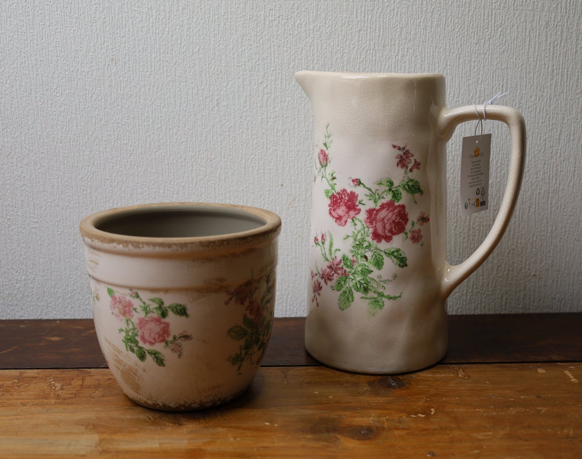 Vintage Blumentopf mit Rosenmotiv - Rosa Beige Keramik Übertopf Shabby Chic {{ Shabby Chic und Landhaus Deko }} {{ www.Stein-Alt.de }}