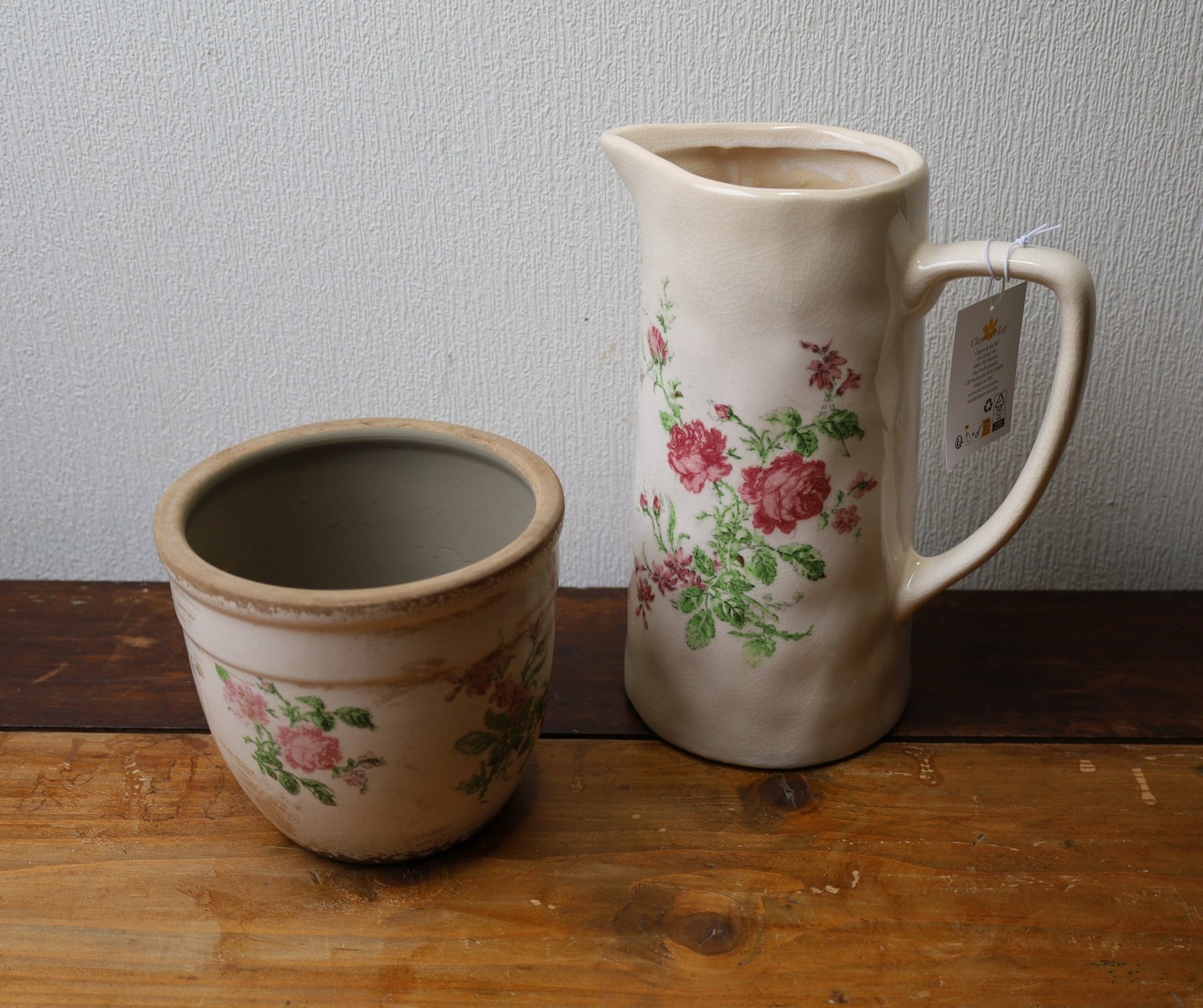 Vintage Blumentopf mit Rosenmotiv - Rosa Beige Keramik Übertopf Shabby Chic {{ Shabby Chic und Landhaus Deko }} {{ www.Stein-Alt.de }}