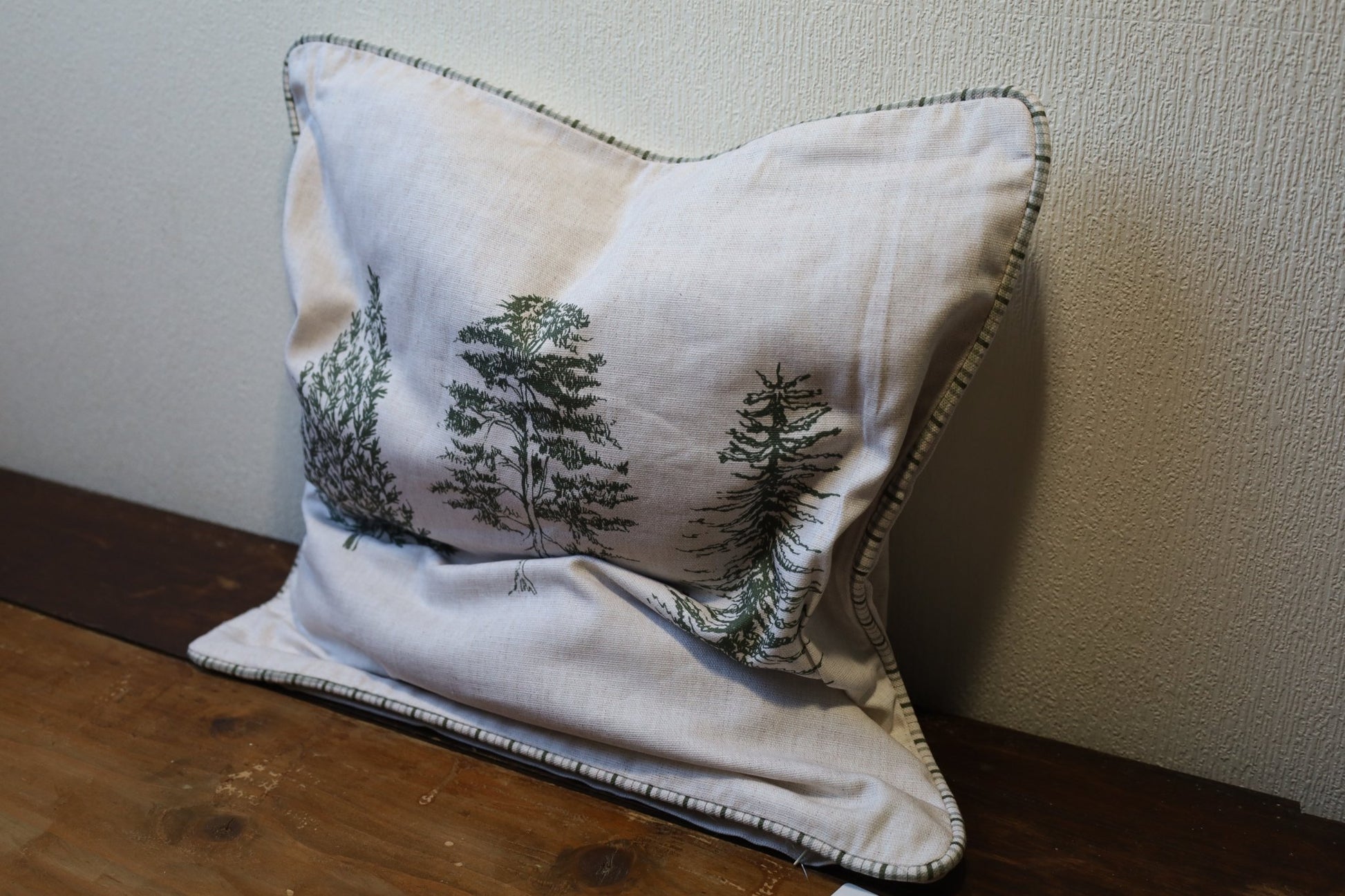 Kissenbezug Baumwolle Beige-Grün | Tannenmotiv 40×40 cm {{ Shabby Chic und Landhaus Deko }} {{ www.Stein-Alt.de }}