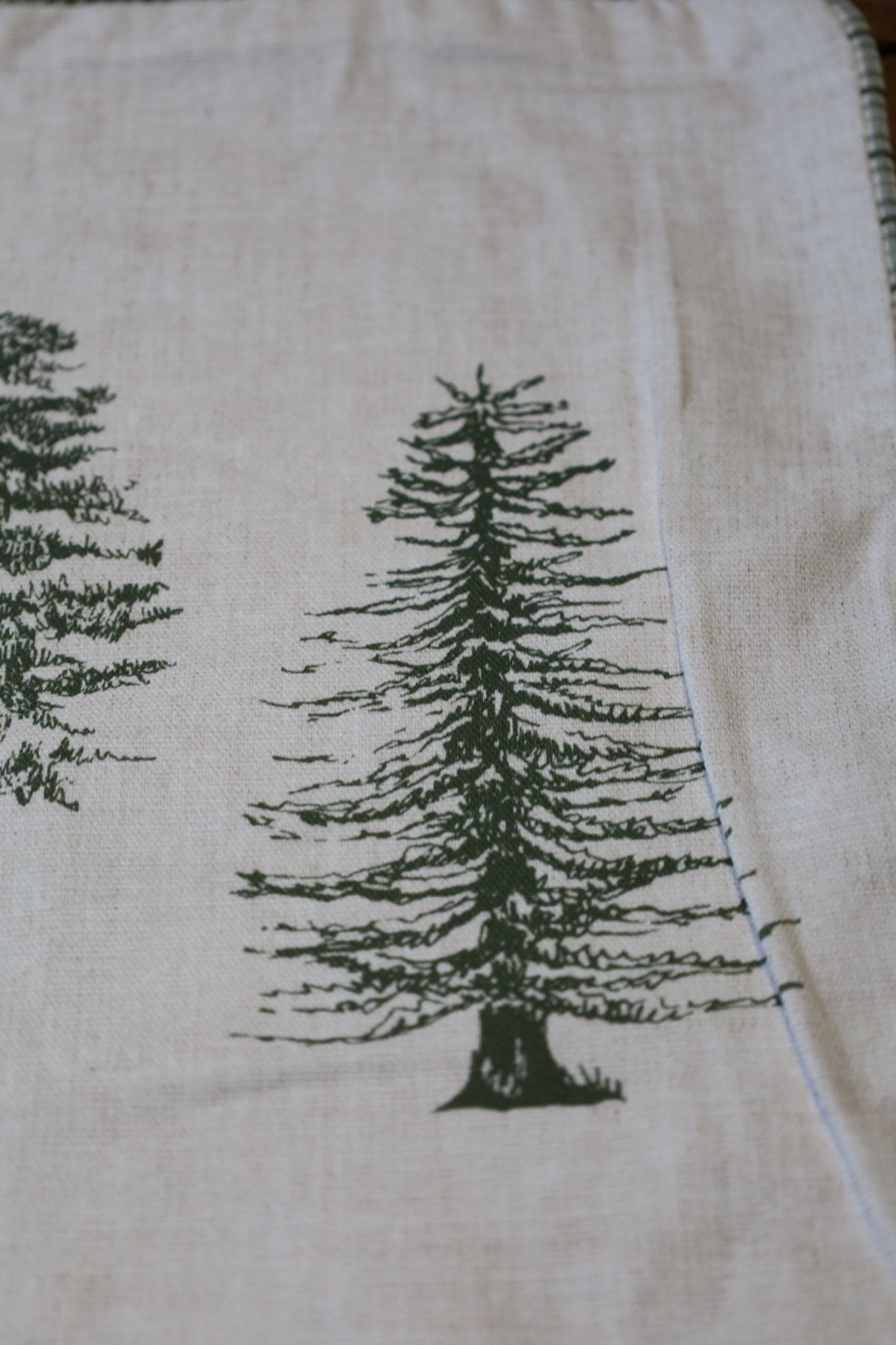 Kissenbezug Baumwolle Beige-Grün | Tannenmotiv 40×40 cm {{ Shabby Chic und Landhaus Deko }} {{ www.Stein-Alt.de }}