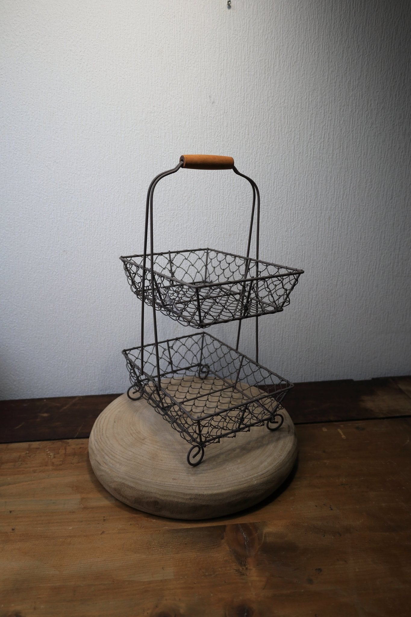 Korb-Etagere 2-stöckig Schwarz – Drahtkorb für Obst, Gemüse & Deko | Landhaus {{ Shabby Chic und Landhaus Deko }} {{ www.Stein-Alt.de }}