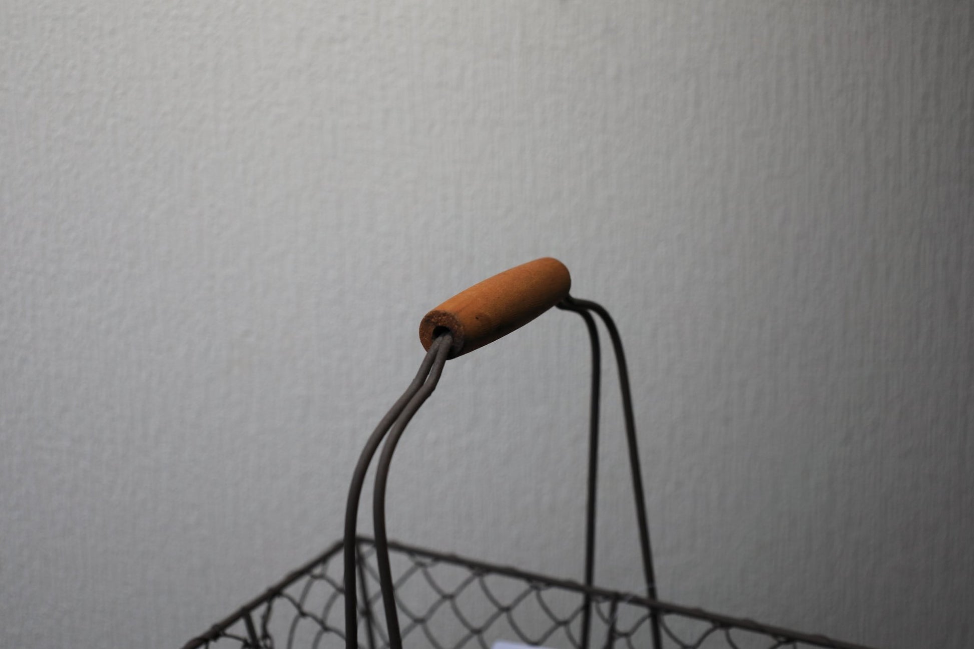 Korb-Etagere 2-stöckig Schwarz – Drahtkorb für Obst, Gemüse & Deko | Landhaus {{ Shabby Chic und Landhaus Deko }} {{ www.Stein-Alt.de }}