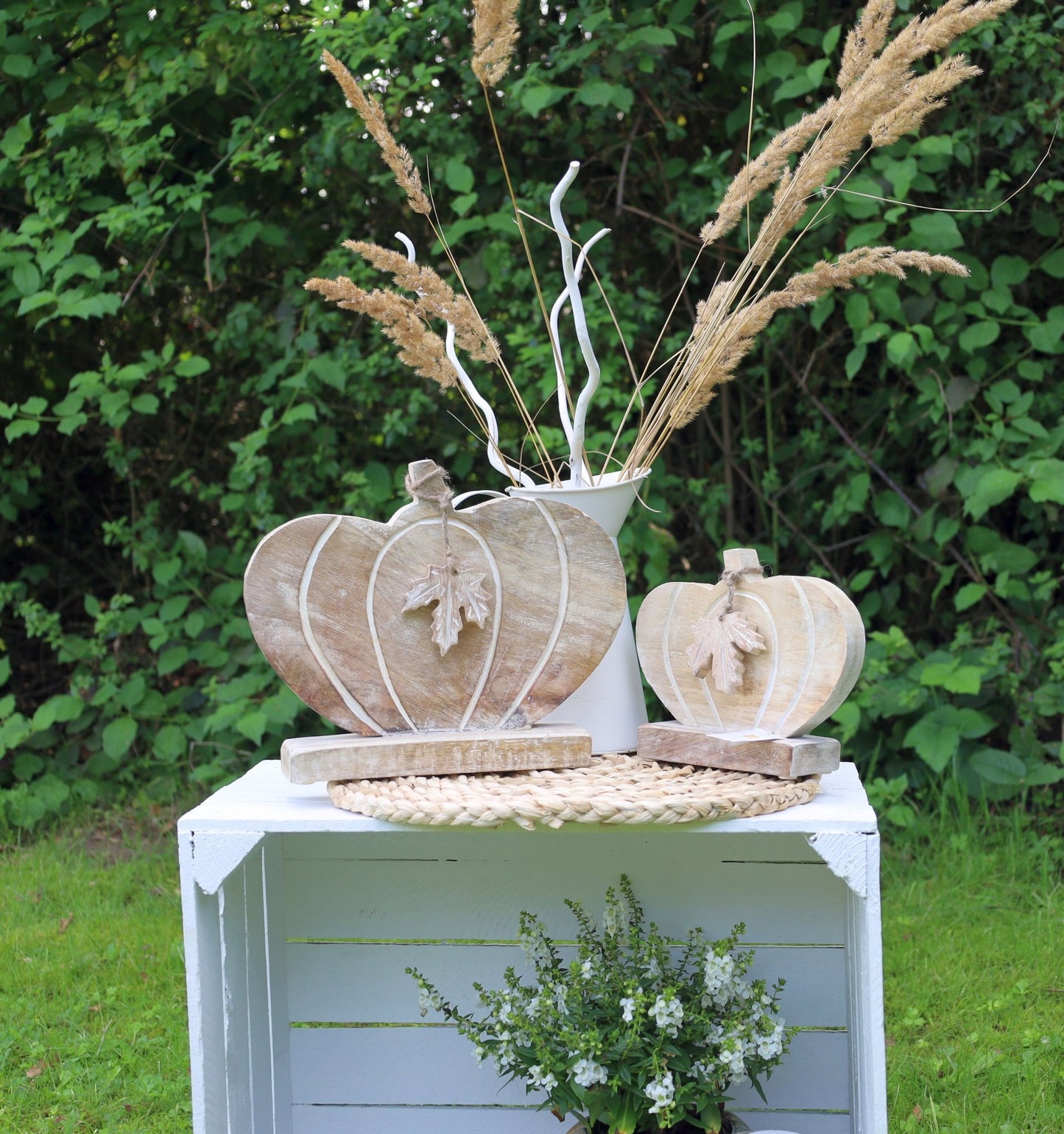 Kürbis Deko Holz Herbst - Ahornblatt Figur Herbstdekoration Halloween stehend {{ Shabby Chic und Landhaus Deko }} {{ www.Stein-Alt.de }}