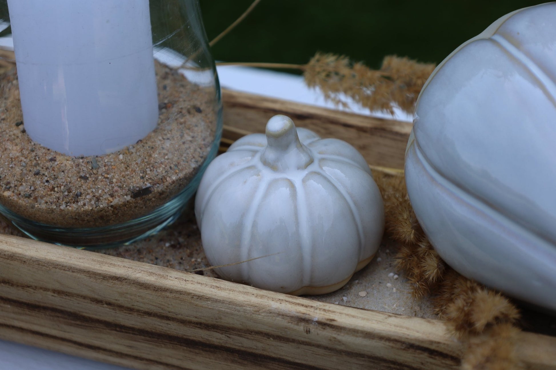 Kürbis Deko aus Porzellan Grau-Weiß – Herbstdekoration Landhausstil {{ Shabby Chic und Landhaus Deko }} {{ www.Stein-Alt.de }}