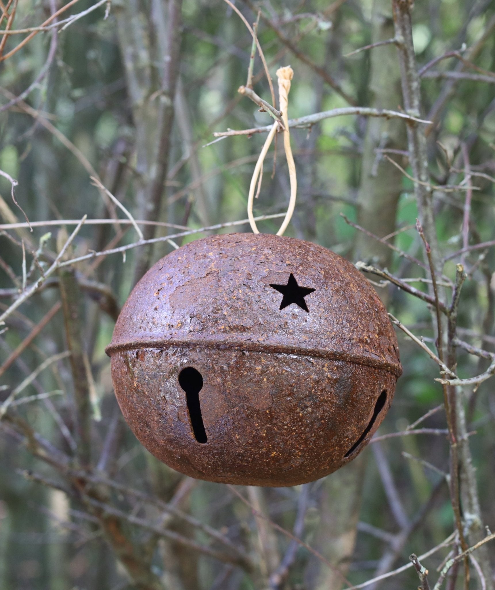 Kugel-Glocken / Hexenglöckchen, rostoptik aus Metall in Braun {{ Shabby Chic und Landhaus Deko }} {{ www.Stein-Alt.de }}