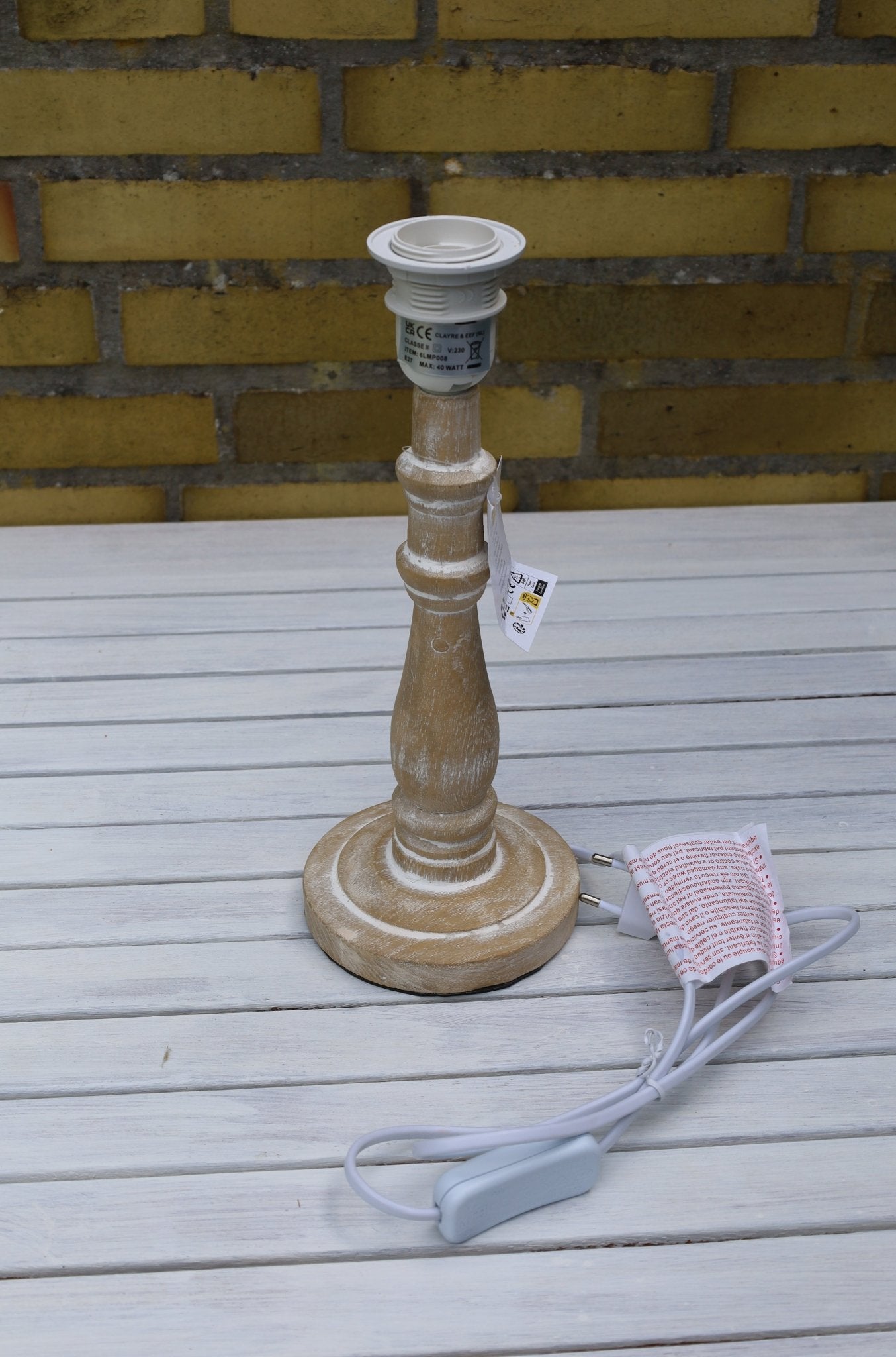 Lampenfuß Holz Braun E27 - Lampensockel ohne Schirm Landhausstil {{ Shabby Chic und Landhaus Deko }} {{ www.Stein-Alt.de }}