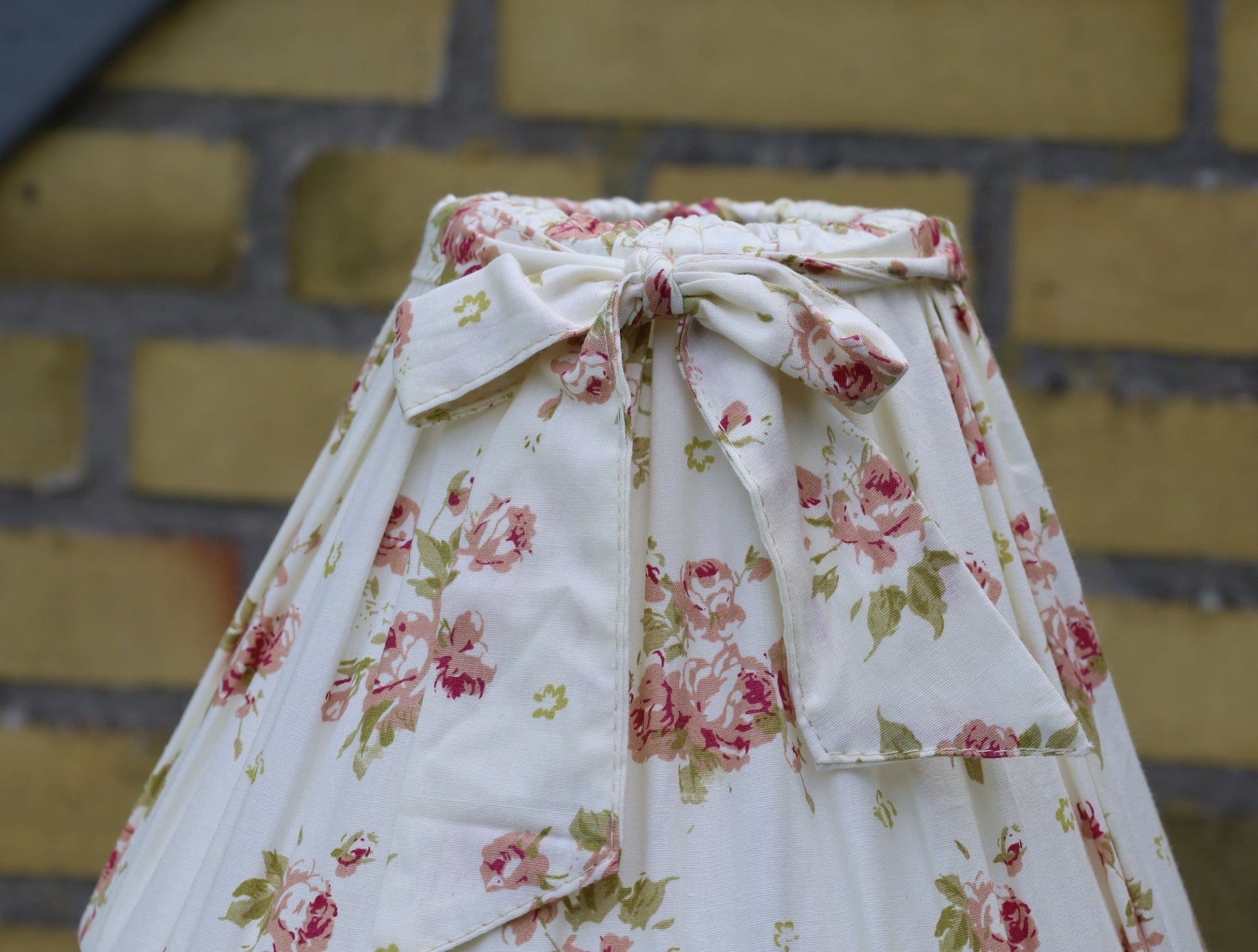 Lampenschirm E27 Baumwolle Rosen Creme - Landhausstil Romantisch 22,5cm {{ Shabby Chic und Landhaus Deko }} {{ www.Stein-Alt.de }}