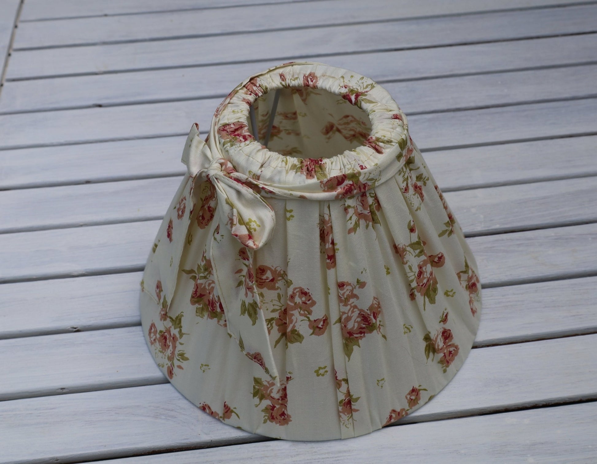 Lampenschirm E27 Baumwolle Rosen Creme - Landhausstil Romantisch 22,5cm {{ Shabby Chic und Landhaus Deko }} {{ www.Stein-Alt.de }}