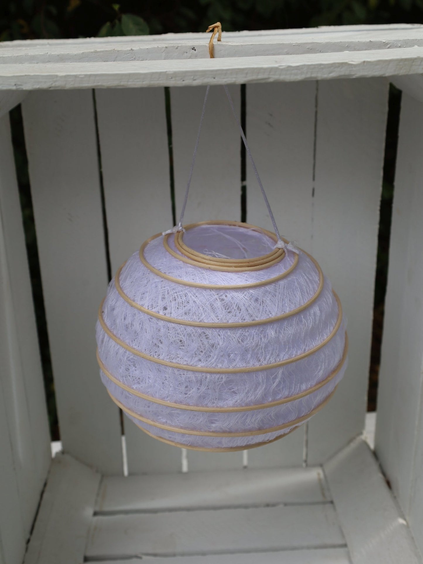 Lampion aus Baumwolle Weiß Ø 20cm - Romantische Gartendekoration {{ Shabby Chic und Landhaus Deko }} {{ www.Stein-Alt.de }}