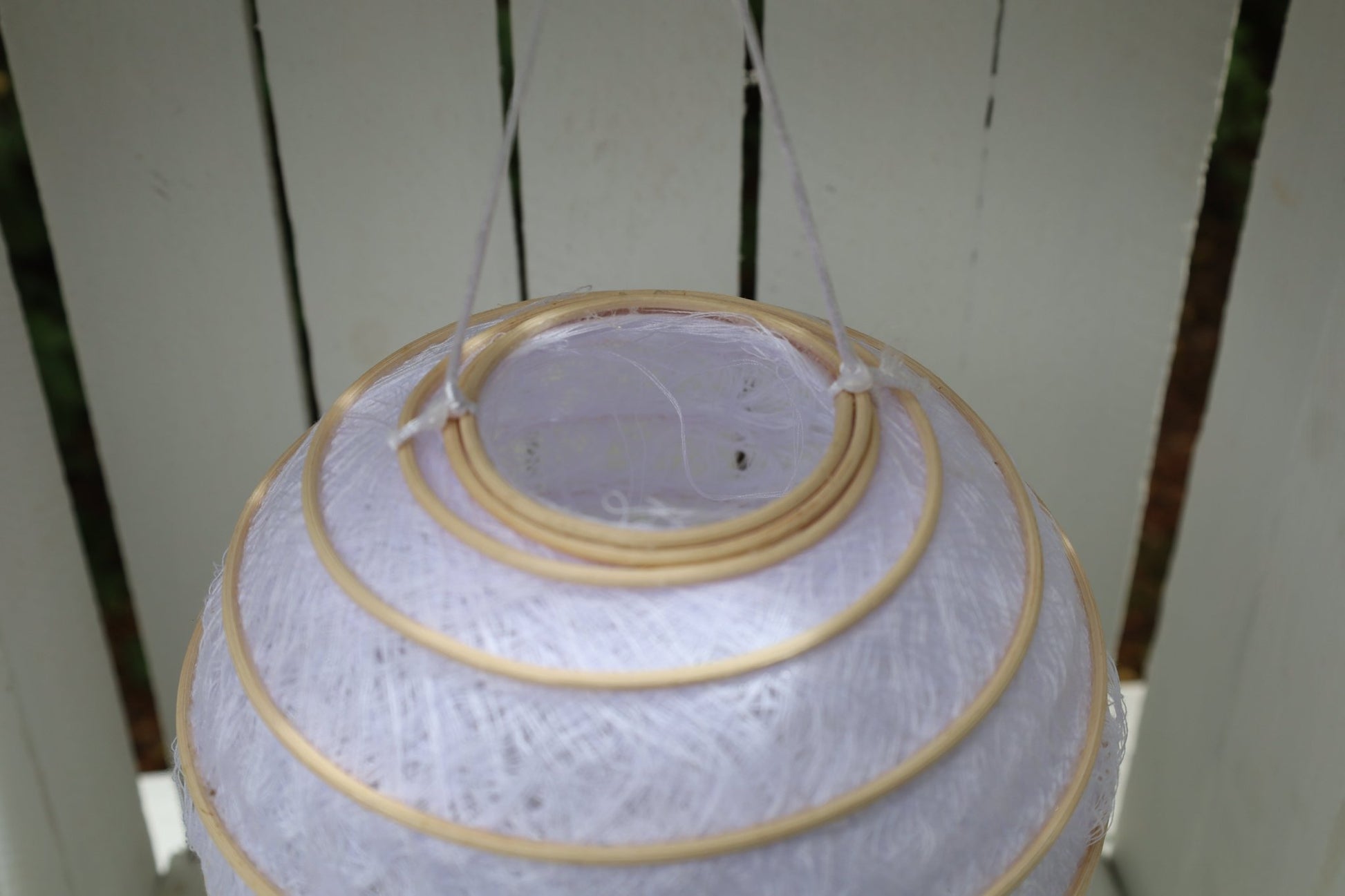 Lampion aus Baumwolle Weiß Ø 20cm - Romantische Gartendekoration {{ Shabby Chic und Landhaus Deko }} {{ www.Stein-Alt.de }}