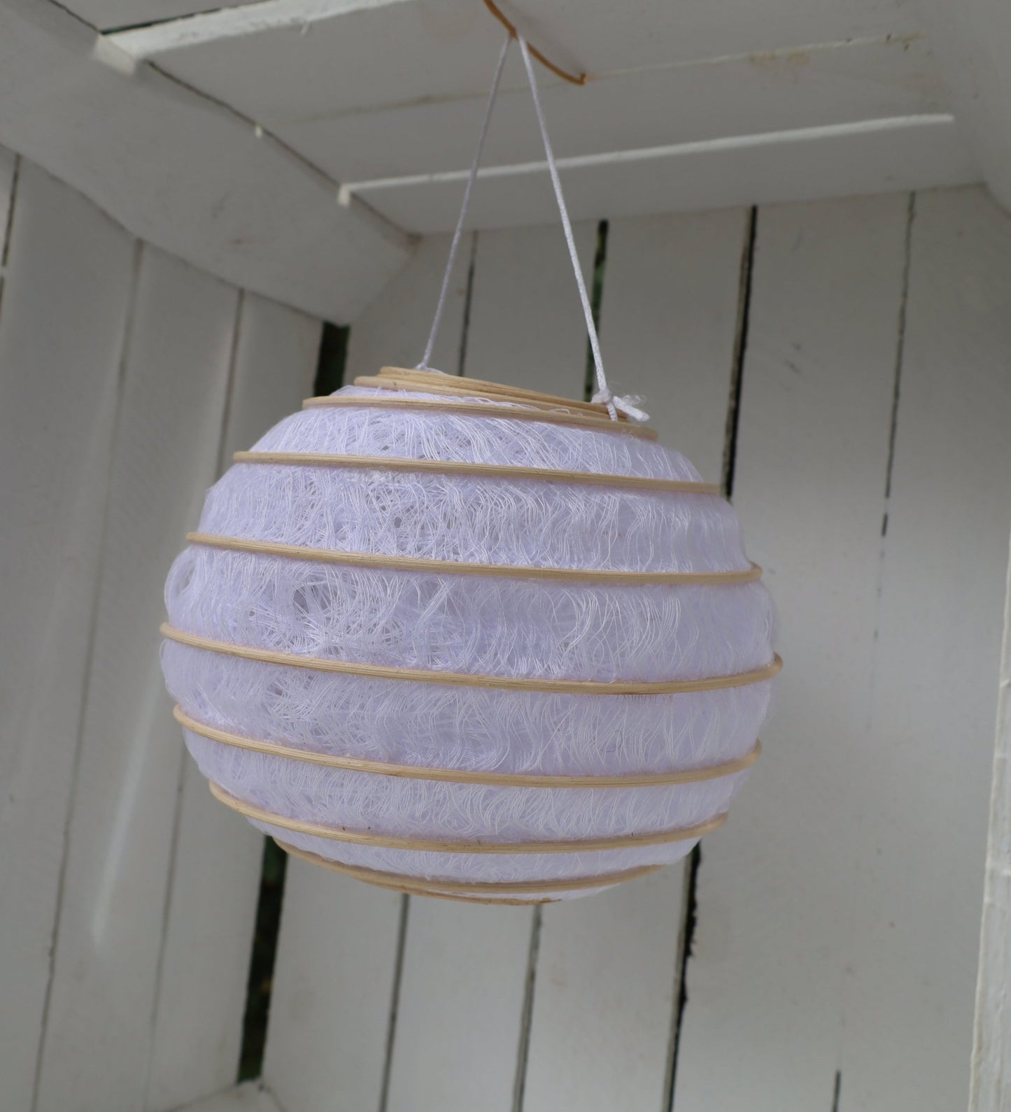 Lampion aus Baumwolle Weiß Ø 20cm - Romantische Gartendekoration {{ Shabby Chic und Landhaus Deko }} {{ www.Stein-Alt.de }}