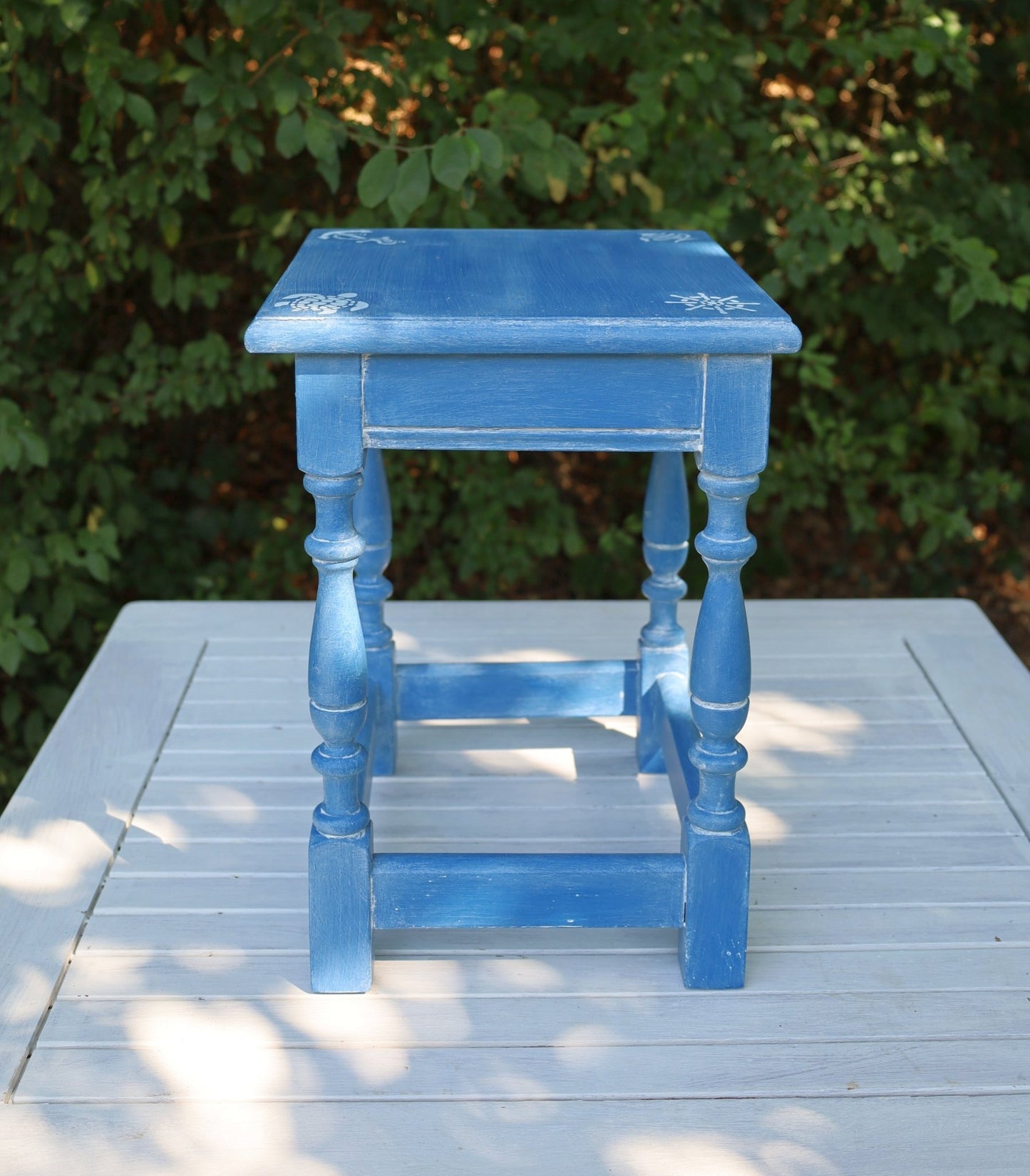 Maritime Beistelltische Blau – 3er Set aus Eiche massiv, Shabby Chic Upcycling {{ Shabby Chic und Landhaus Deko }} {{ www.Stein-Alt.de }}