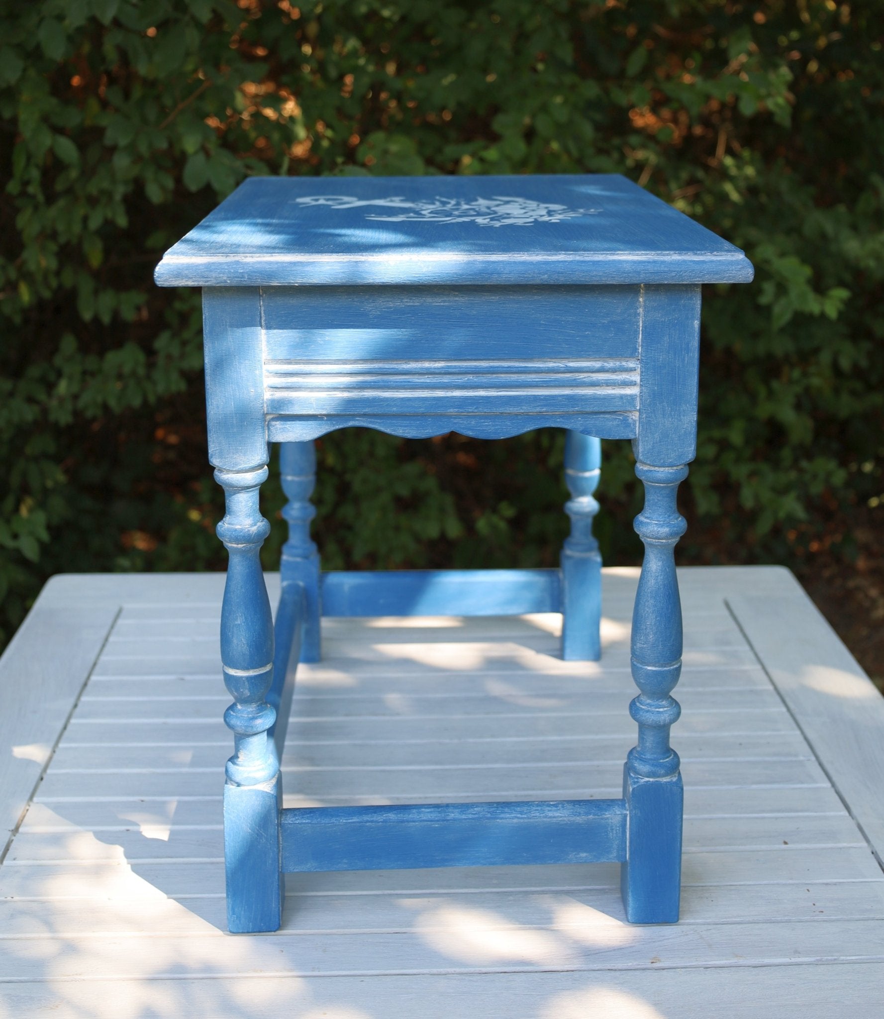 Maritime Beistelltische Blau – 3er Set aus Eiche massiv, Shabby Chic Upcycling {{ Shabby Chic und Landhaus Deko }} {{ www.Stein-Alt.de }}