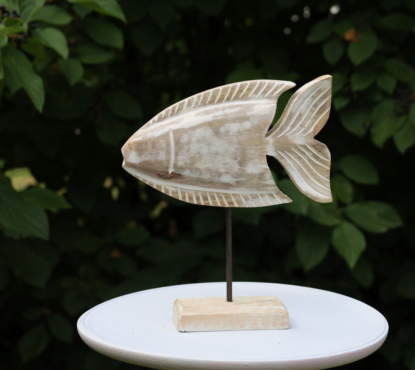 Maritime Fisch-Figur aus Holz in Braun- Weiß - Landhausstil Deko {{ Shabby Chic und Landhaus Deko }} {{ www.Stein-Alt.de }}
