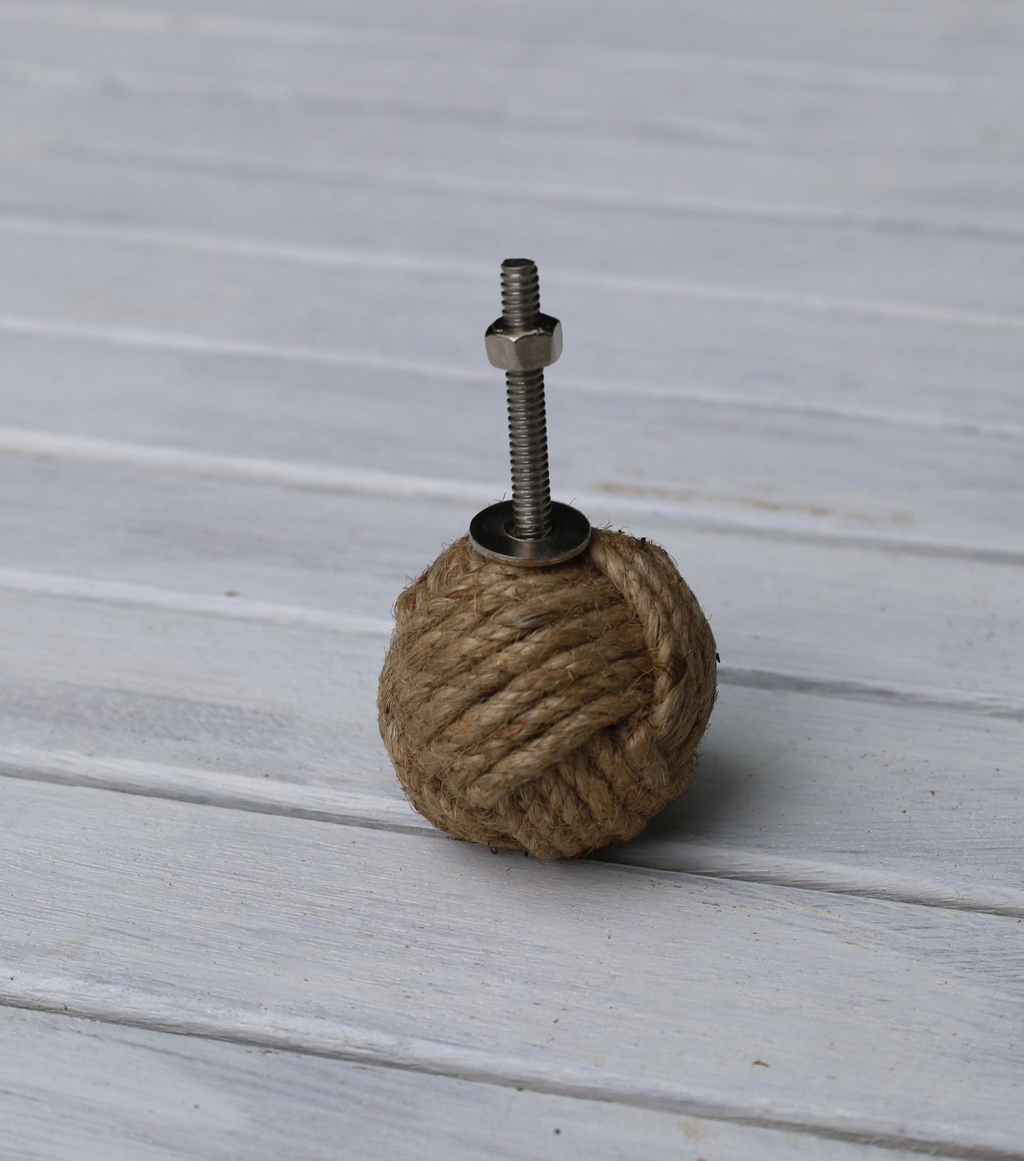 Maritimer Möbelknauf / Schubladengriff: Seilknoten aus Jute {{ Shabby Chic und Landhaus Deko }} {{ www.Stein-Alt.de }}