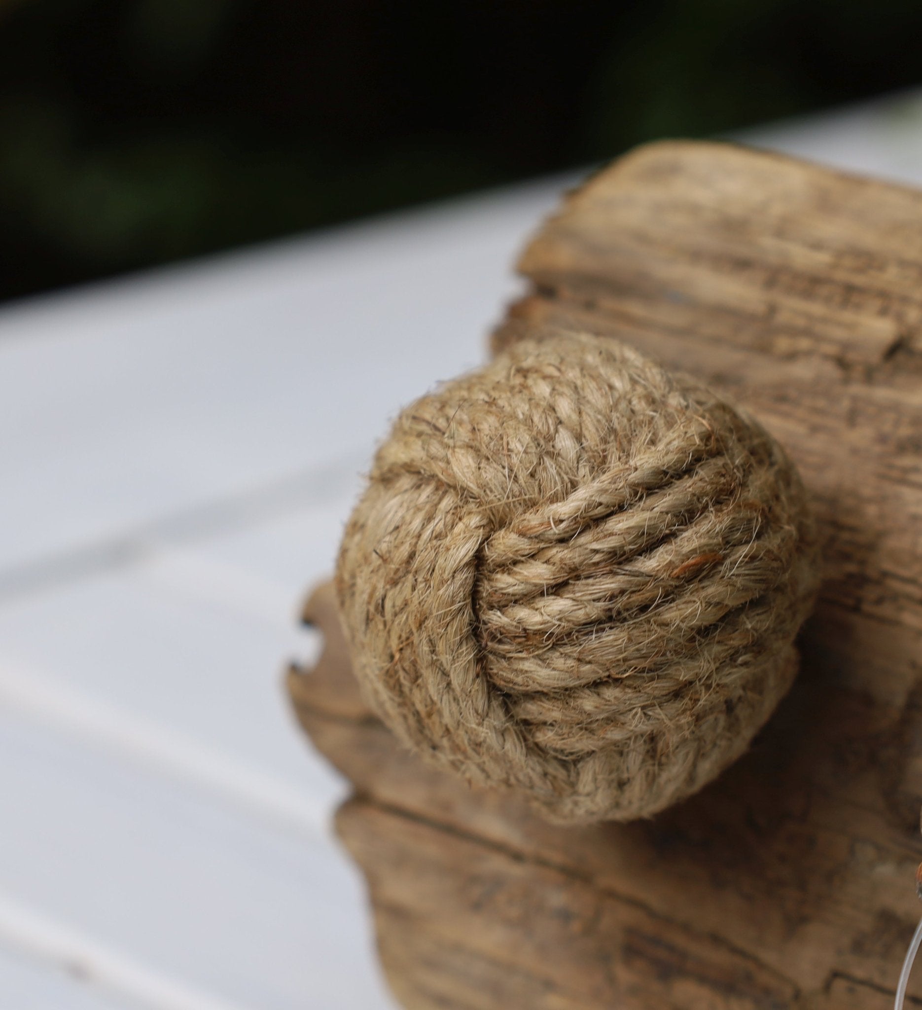 Maritimer Möbelknauf / Schubladengriff: Seilknoten aus Jute {{ Shabby Chic und Landhaus Deko }} {{ www.Stein-Alt.de }}