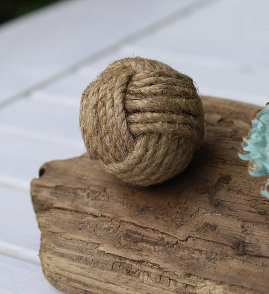 Maritimer Möbelknauf / Schubladengriff: Seilknoten aus Jute {{ Shabby Chic und Landhaus Deko }} {{ www.Stein-Alt.de }}