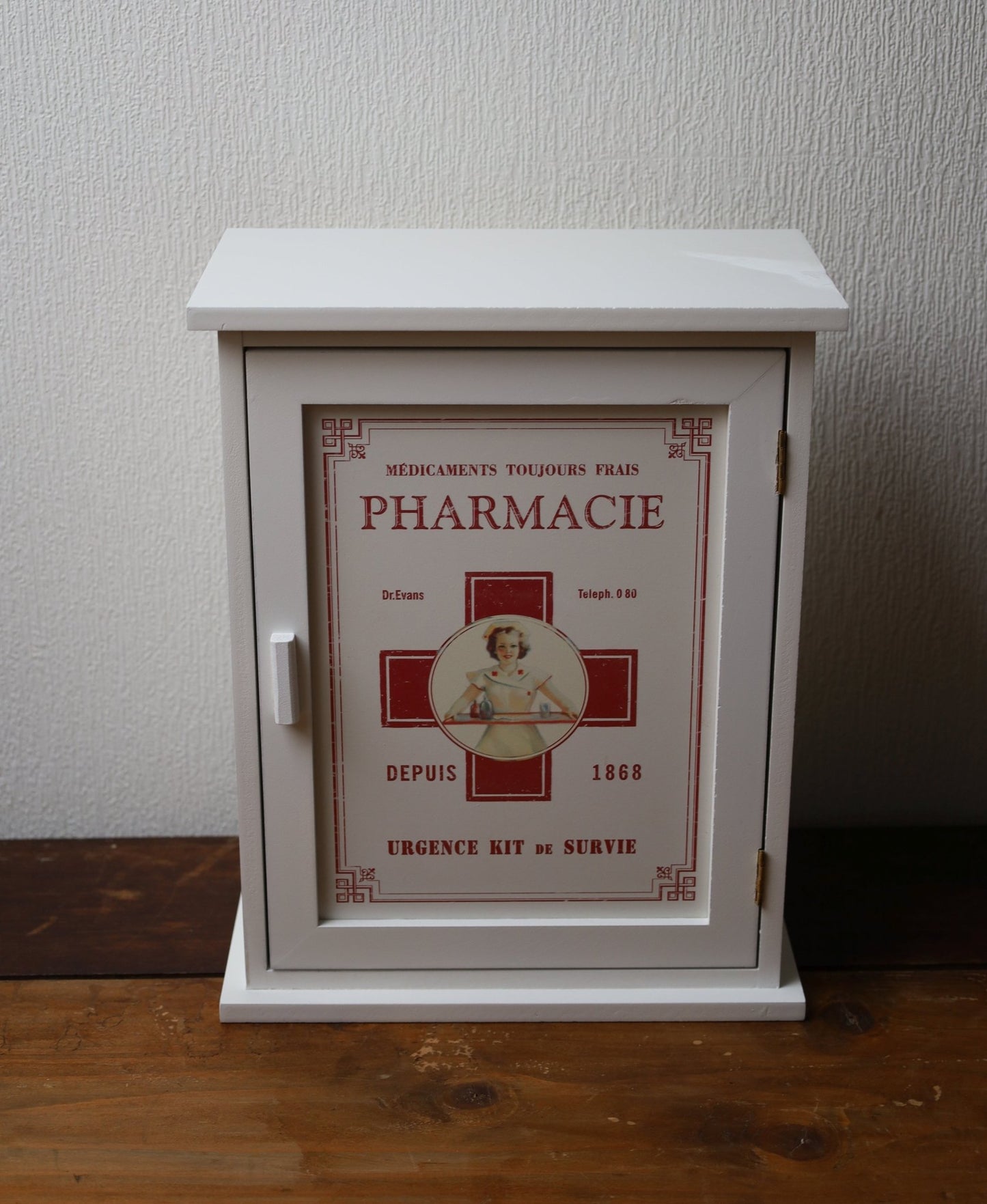 Medizinschrank Holz Weiß-Rot - Vintage Apothekerschrank Landhausstil {{ Shabby Chic und Landhaus Deko }} {{ www.Stein-Alt.de }}