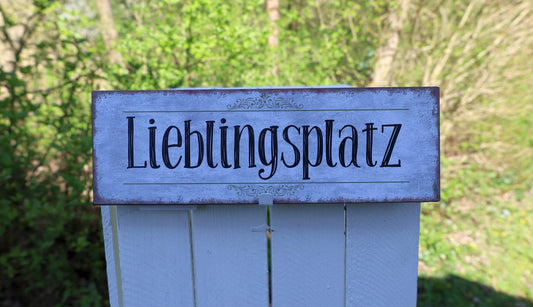 Metall-Schild „Lieblingsplatz“ | Vintage Wand- & Gartendeko 30×10 cm {{ Shabby Chic und Landhaus Deko }} {{ www.Stein-Alt.de }}