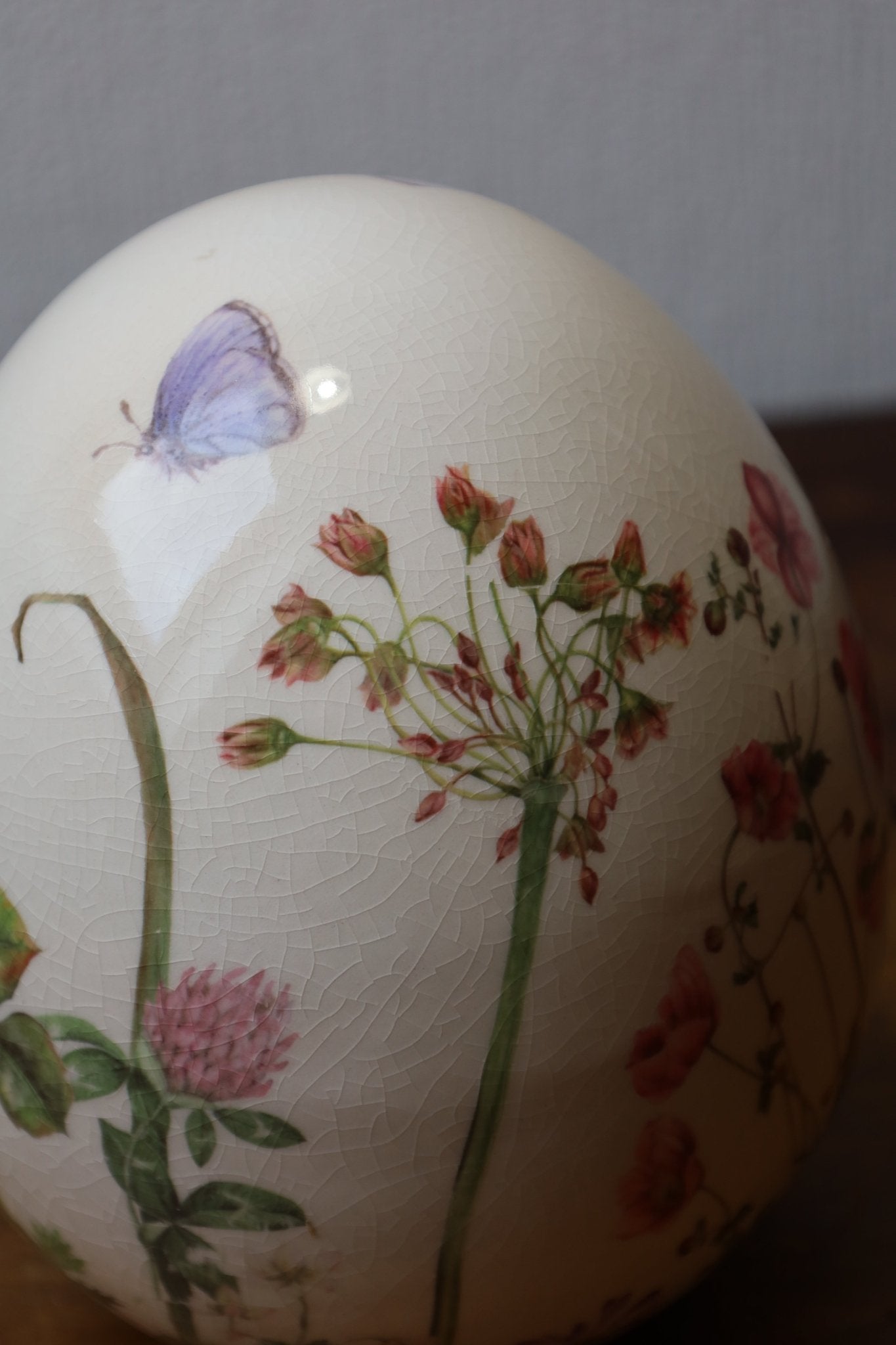 Oster-Ei Keramik Blumenwiese – Frühlingsdeko Landhausstil {{ Shabby Chic und Landhaus Deko }} {{ www.Stein-Alt.de }}