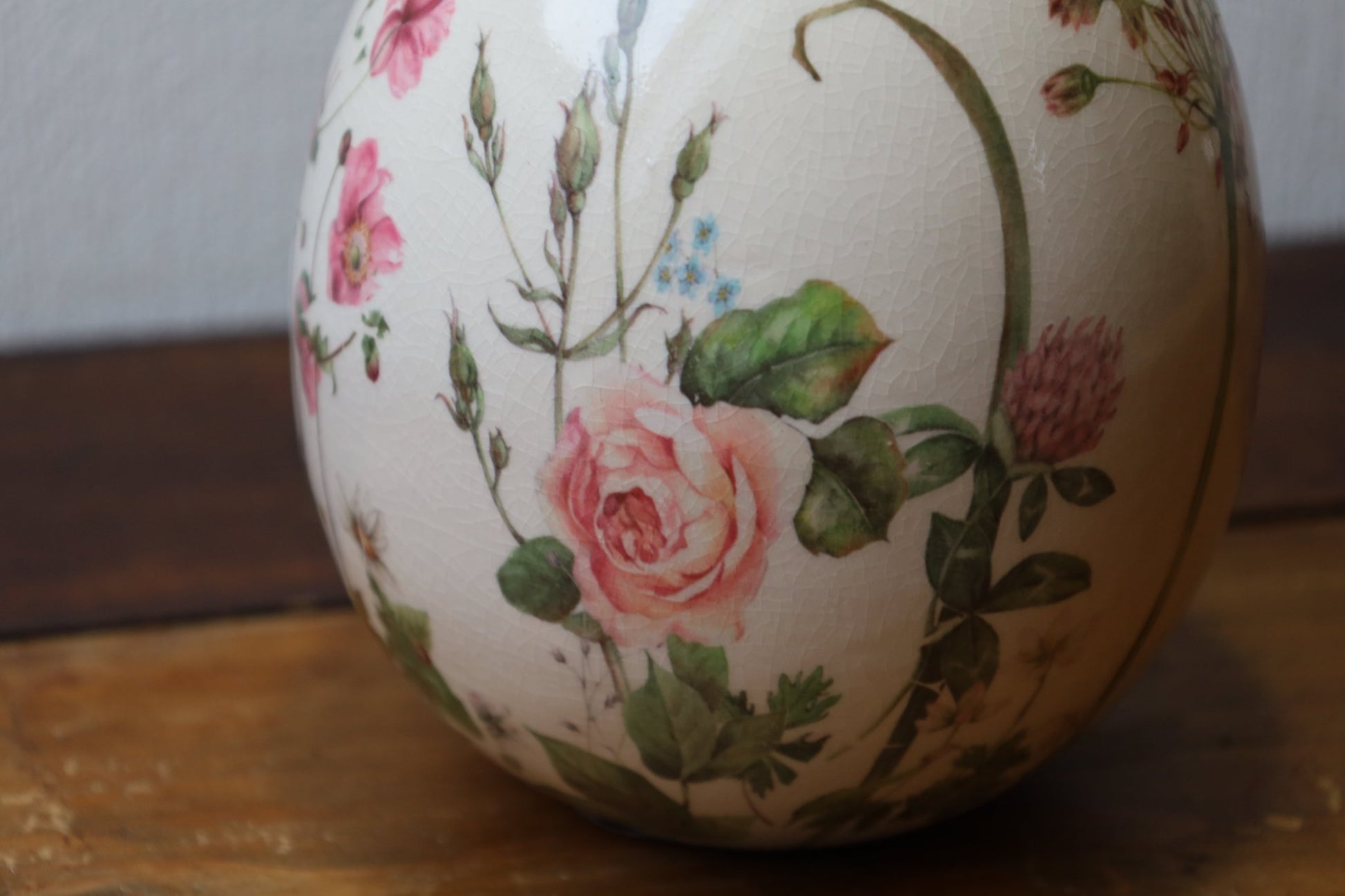 Oster-Ei Keramik Blumenwiese – Frühlingsdeko Landhausstil {{ Shabby Chic und Landhaus Deko }} {{ www.Stein-Alt.de }}