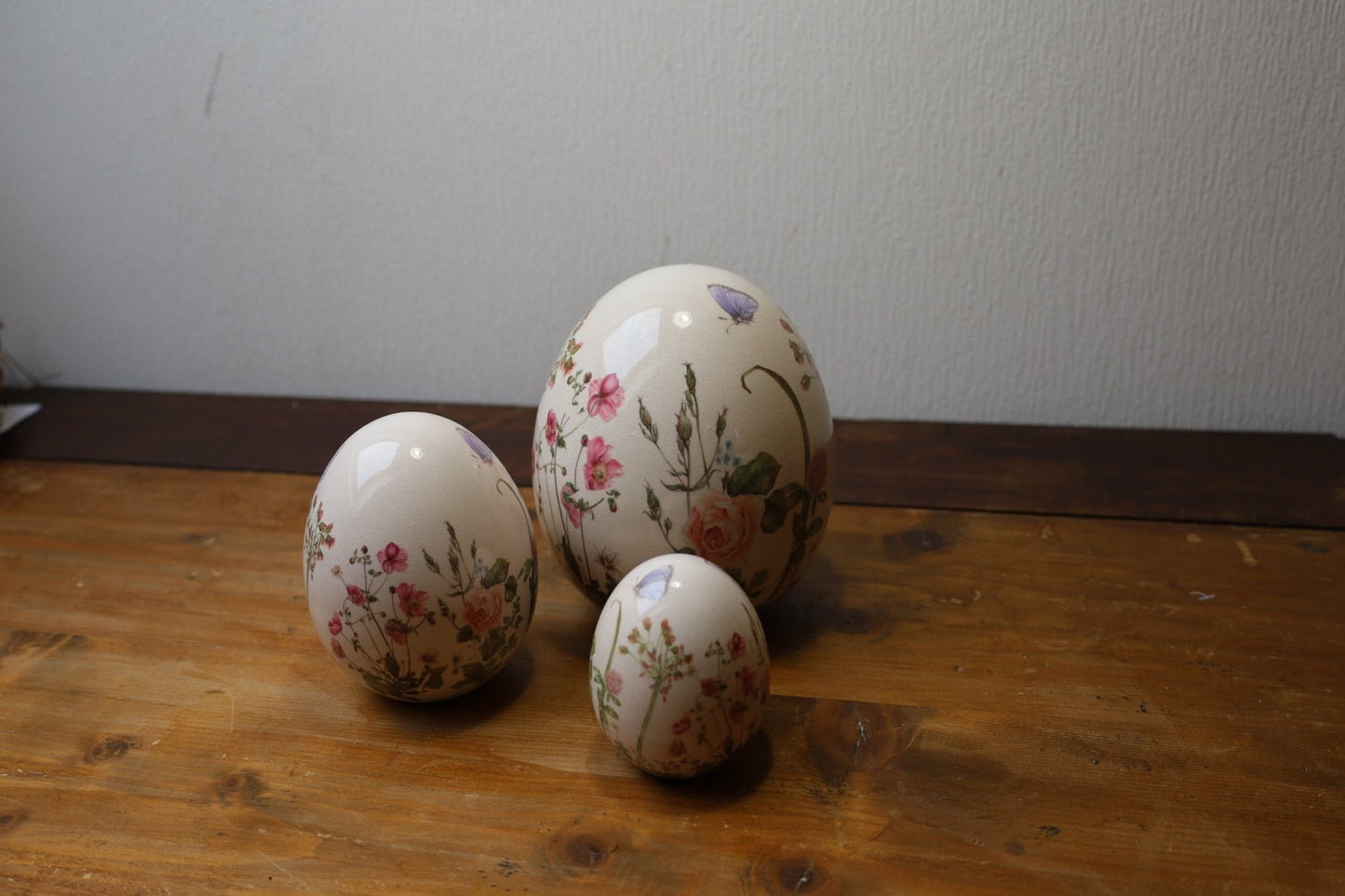 Oster-Ei Keramik Blumenwiese – Frühlingsdeko Landhausstil {{ Shabby Chic und Landhaus Deko }} {{ www.Stein-Alt.de }}