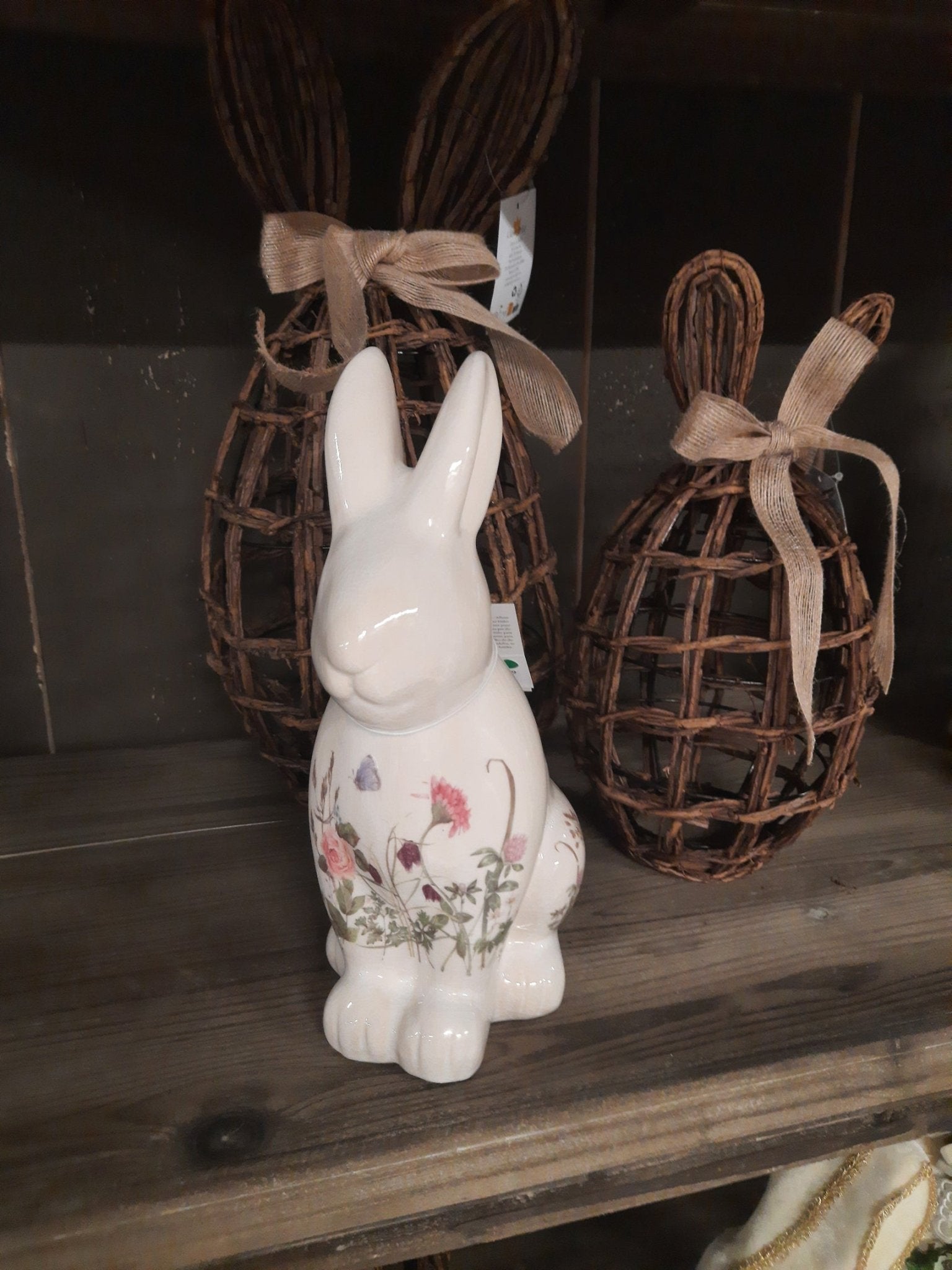Oster-Hase Keramik Blumenwiese - Frühlingsdeko Landhausstil Clayre & Eef {{ Shabby Chic und Landhaus Deko }} {{ www.Stein-Alt.de }}