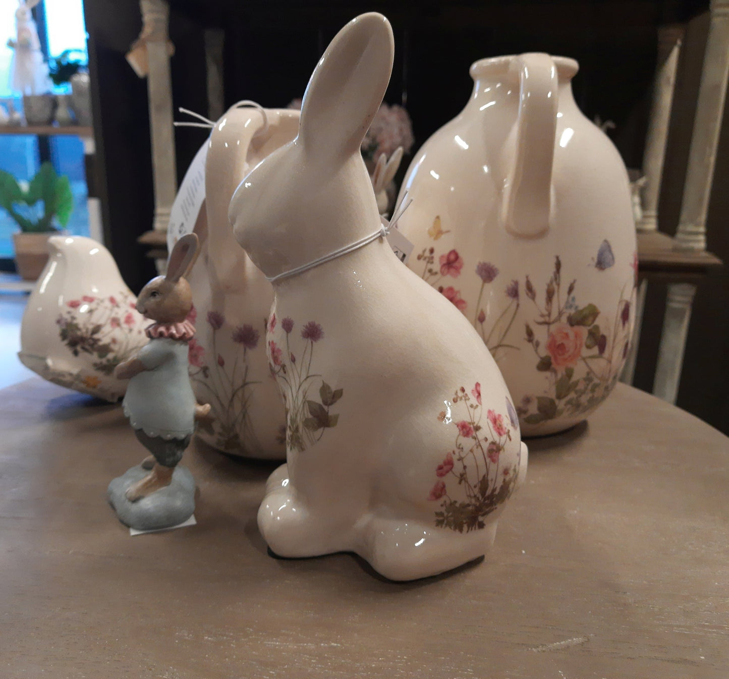 Oster-Hase Keramik Blumenwiese - Frühlingsdeko Landhausstil Clayre & Eef {{ Shabby Chic und Landhaus Deko }} {{ www.Stein-Alt.de }}